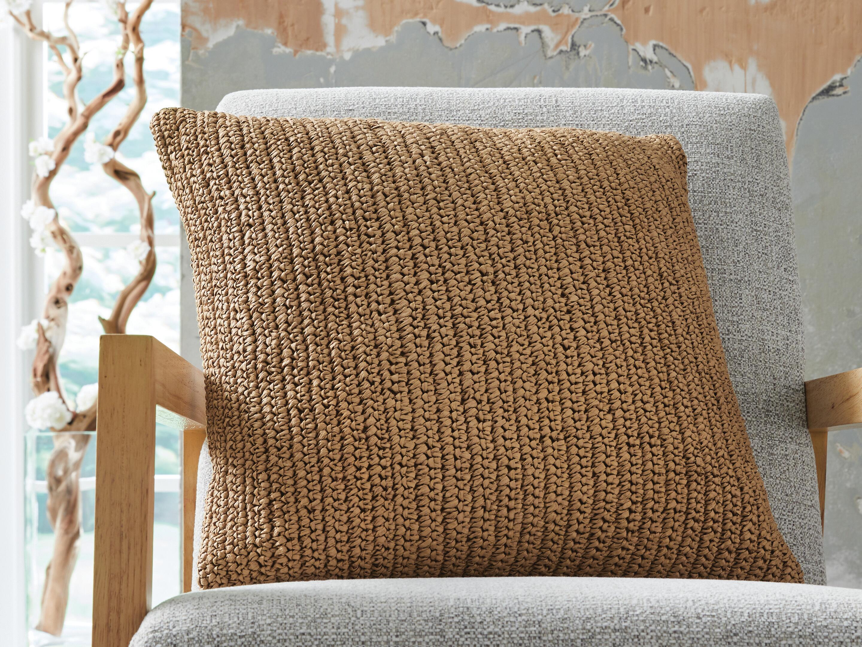 J&M Furniture - Ashley Furniture - Habenvale Pillow (Set of 4) - Pillow (4/CS) - A1001120