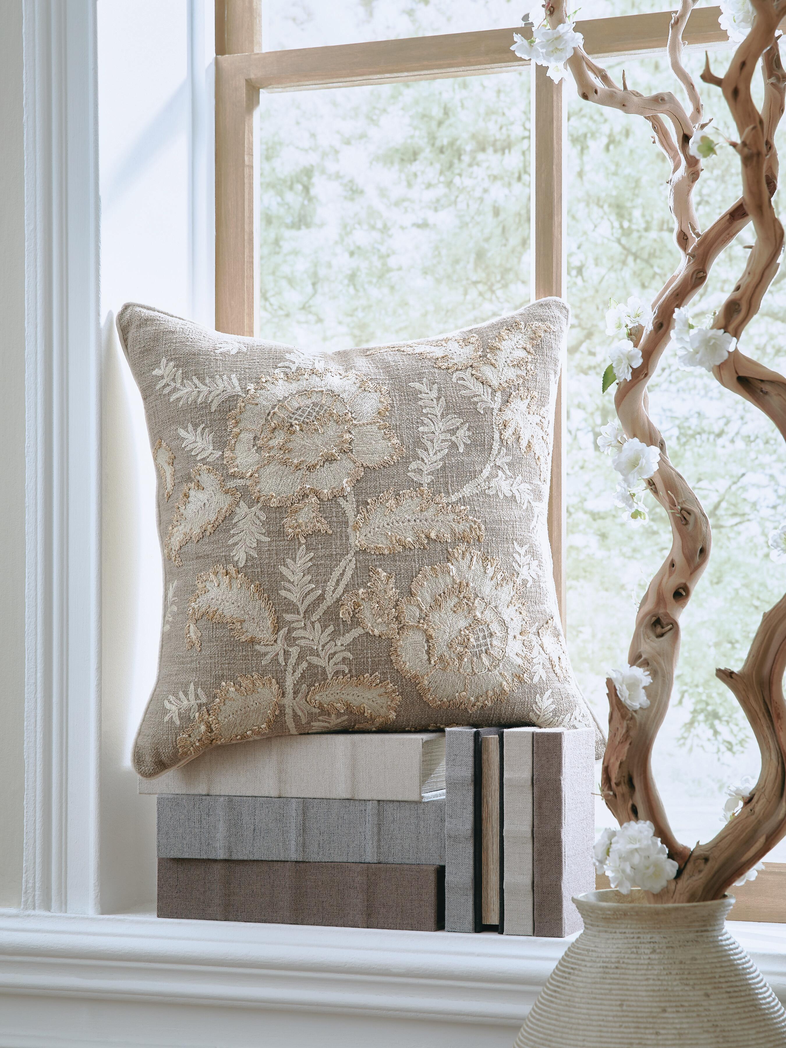 J&M Furniture - Ashley Furniture - Viveka Pillow (Set of 4) - Pillow (4/CS) - A1001146