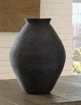 J&M Furniture - Ashley Furniture - Hannela Vase - Vase - A2000512