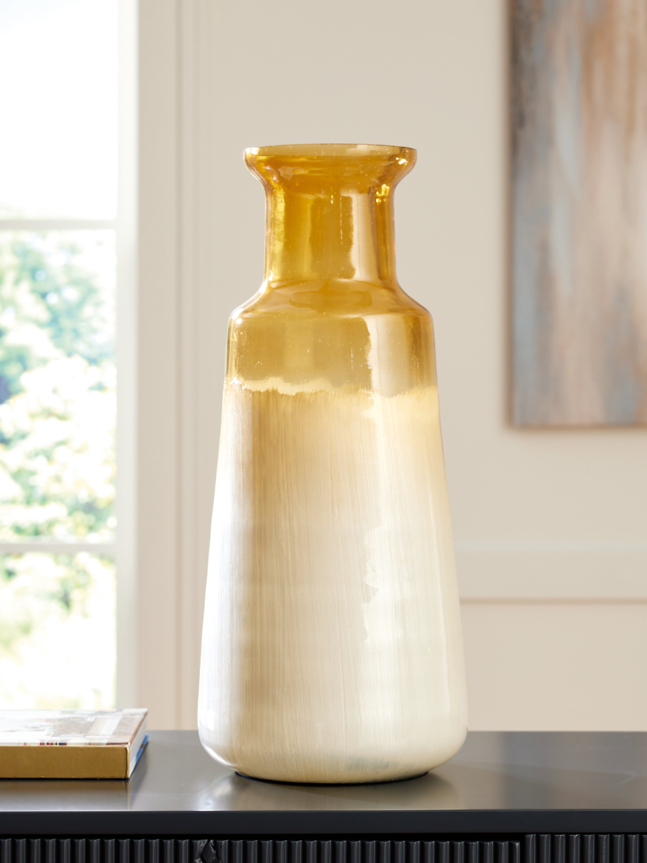 J&M Furniture - Ashley Furniture - Wynburg Vase - Vase - A2000723
