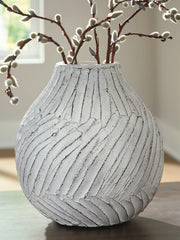 J&M Furniture - Ashley Furniture - Shelvie Vase - Vase - A2000848