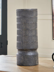 J&M Furniture - Ashley Furniture - Beninworth Vase - Vase - A2000879
