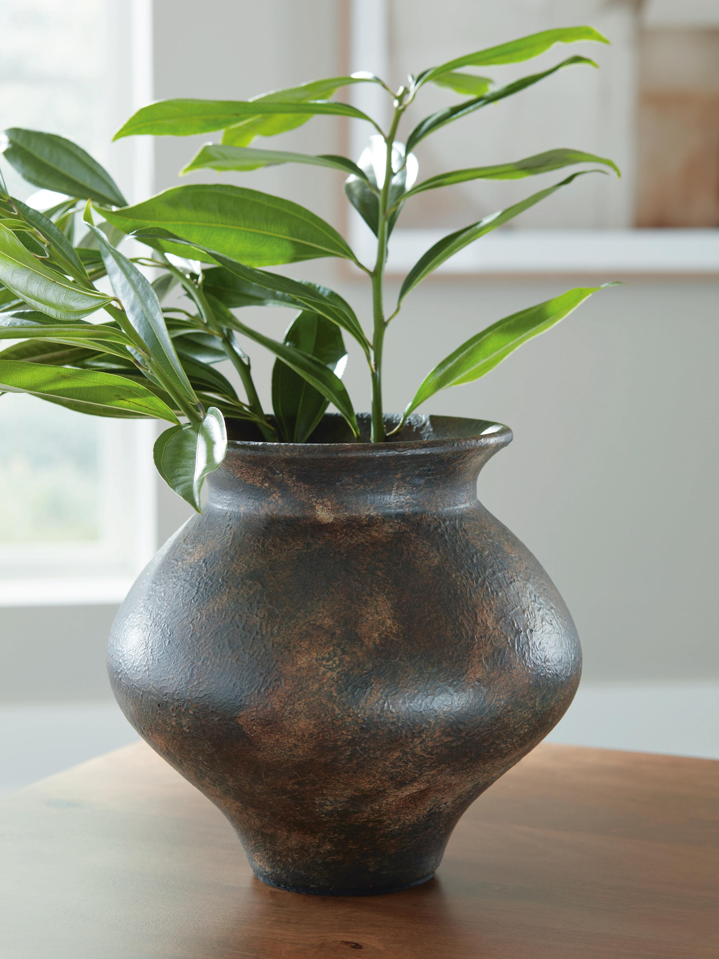 J&M Furniture - Ashley Furniture - Laddlow Vase - Vase - A2000912