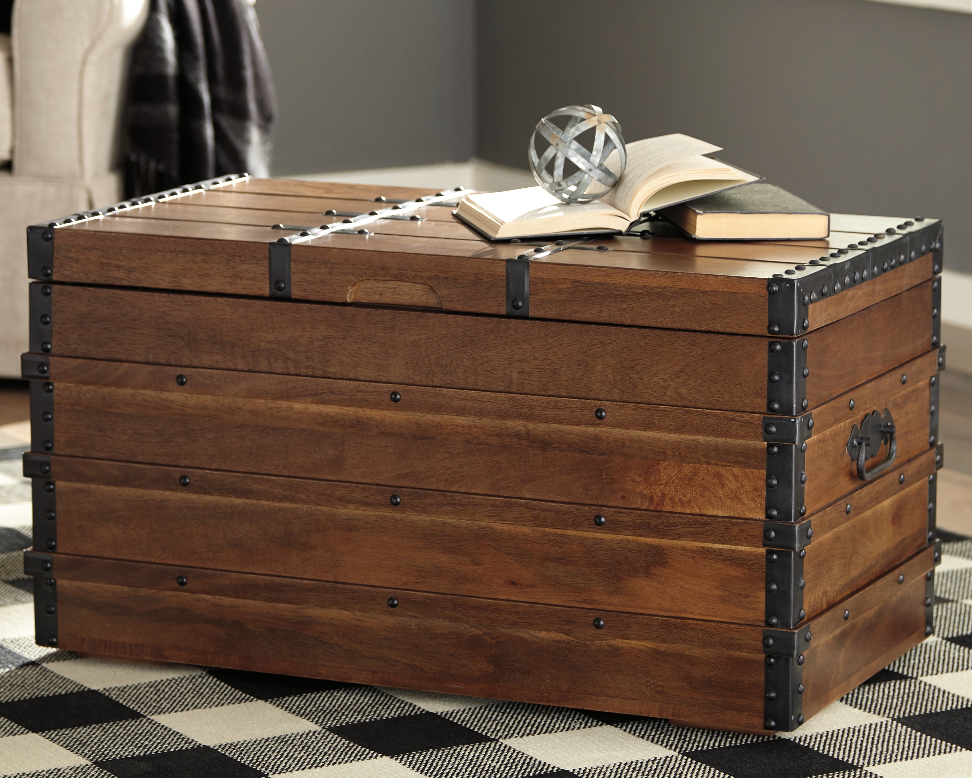 J&M Furniture - Ashley Furniture - Kettleby Storage Trunk - Storage Trunk - A4000096
