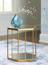 J&M Furniture - Ashley Furniture - Veerwick Accent Coffee Table - Accent Cocktail Table - A4000661