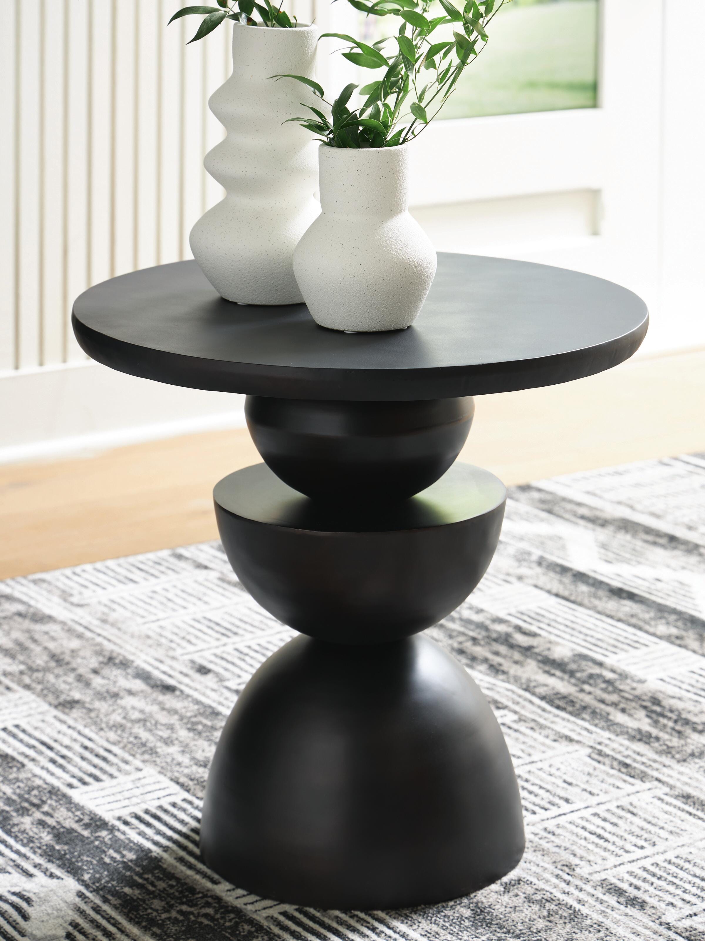 J&M Furniture - Ashley Furniture - Kurtson Accent Table - Accent Table - A4000680