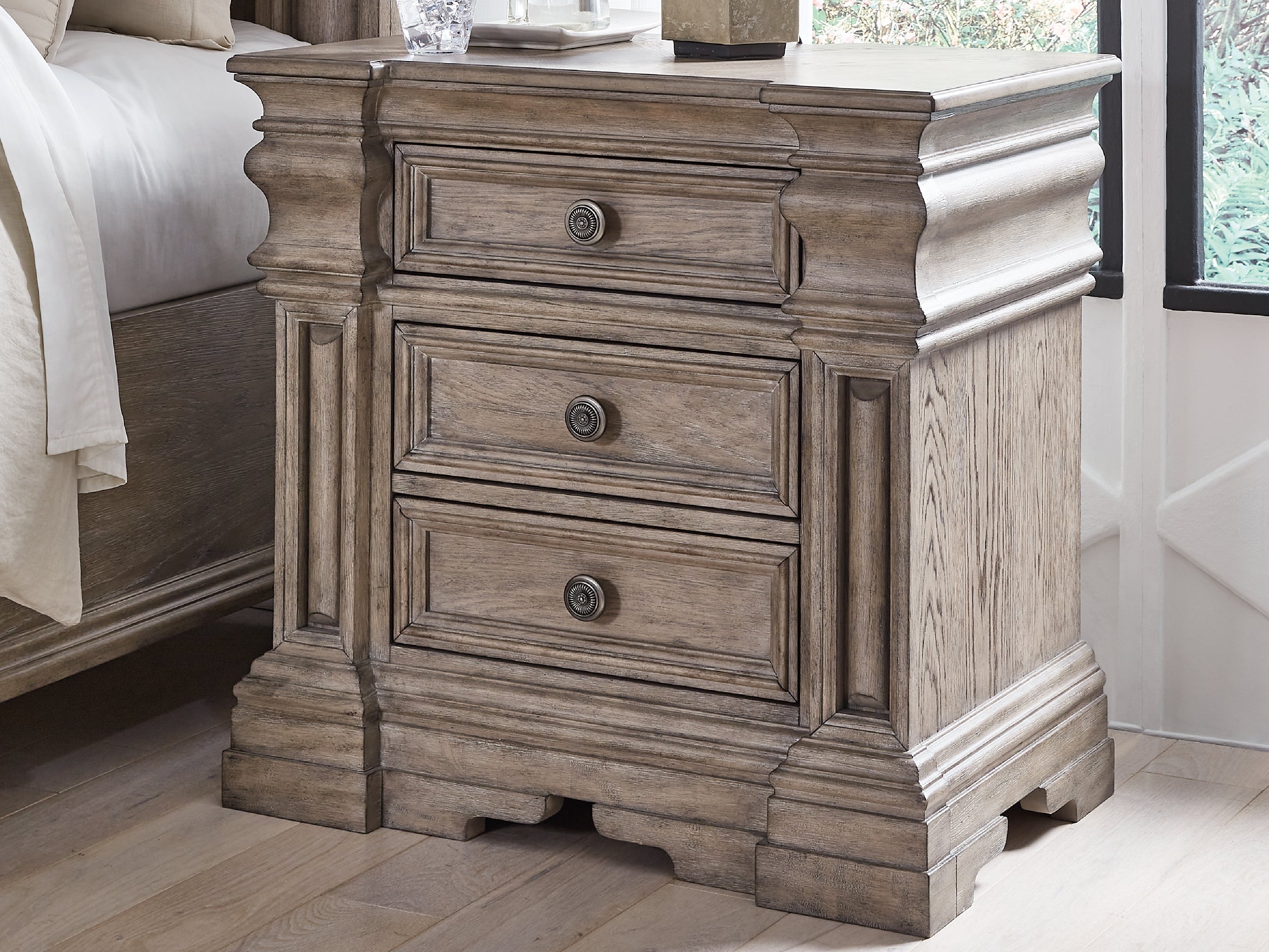 J&M Furniture - Ashley Furniture - Blairhurst Nightstand - Three Drawer Night Stand - B916-93
