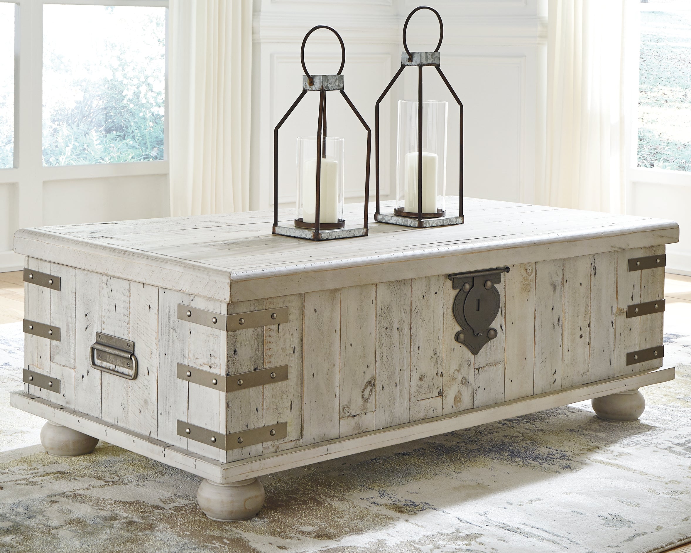 Carynhurst Coffee Table with Lift Top Ashley Furniture