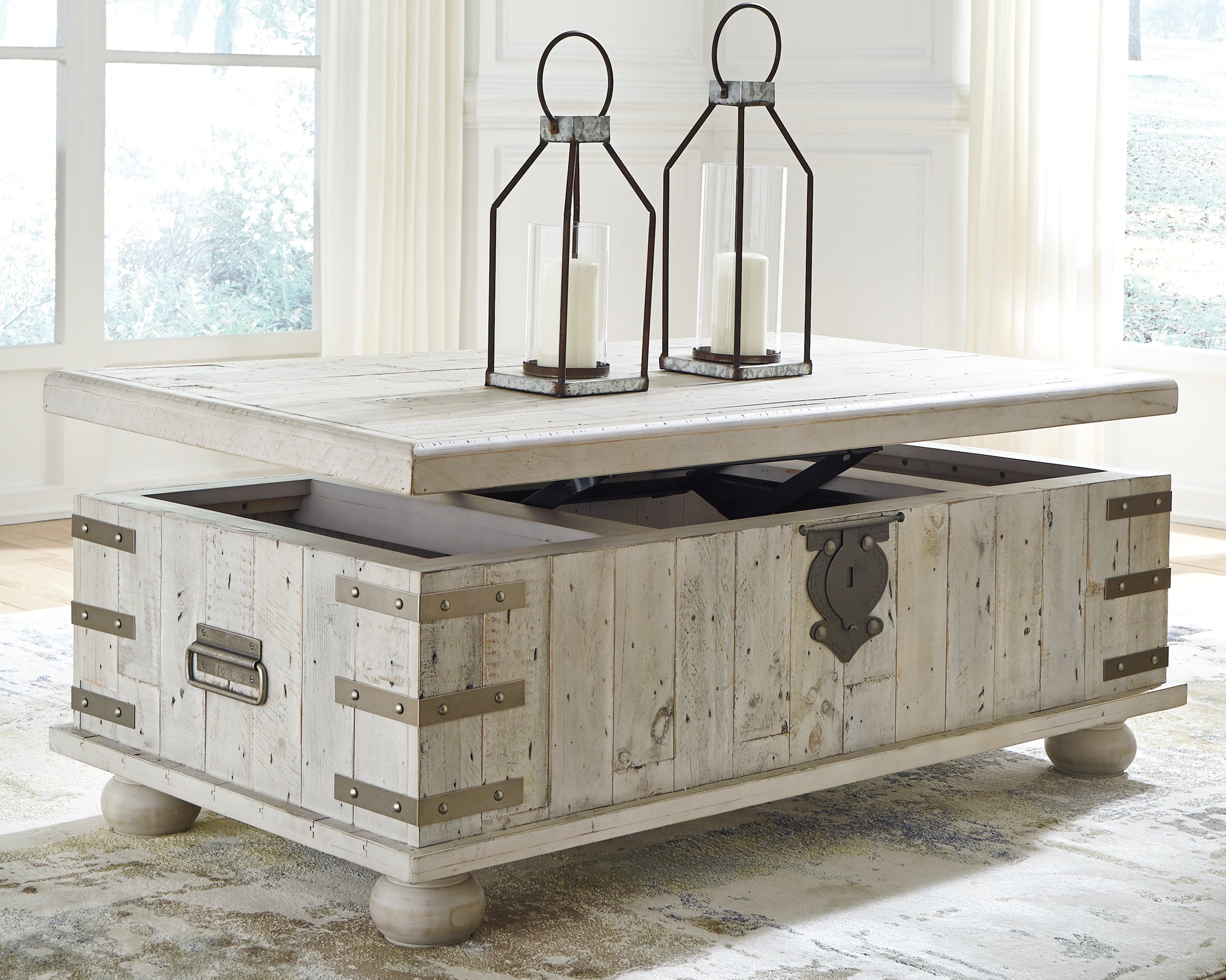 Carynhurst Coffee Table with Lift Top Ashley Furniture