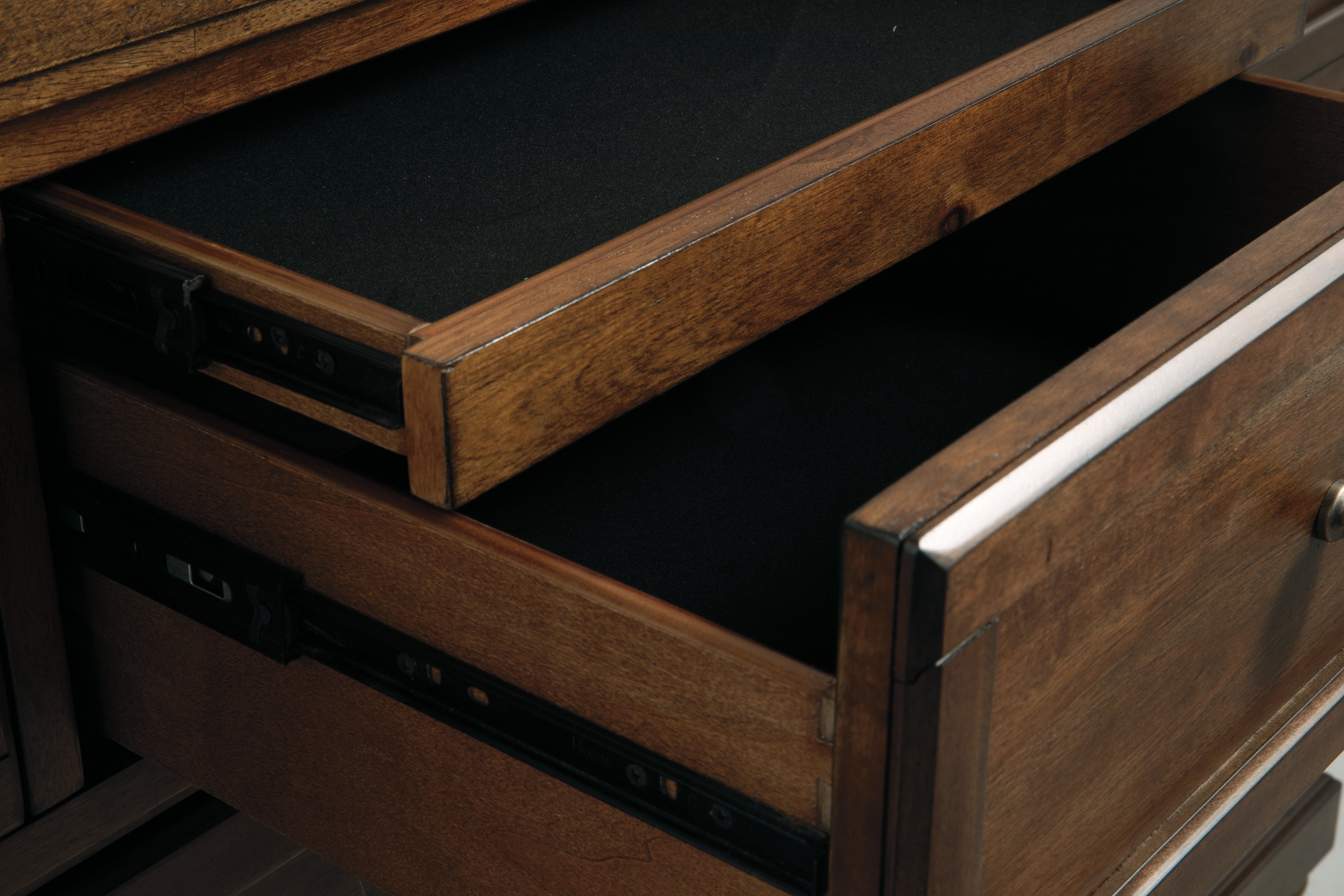 Flynnter Bedroom Ashley Furniture