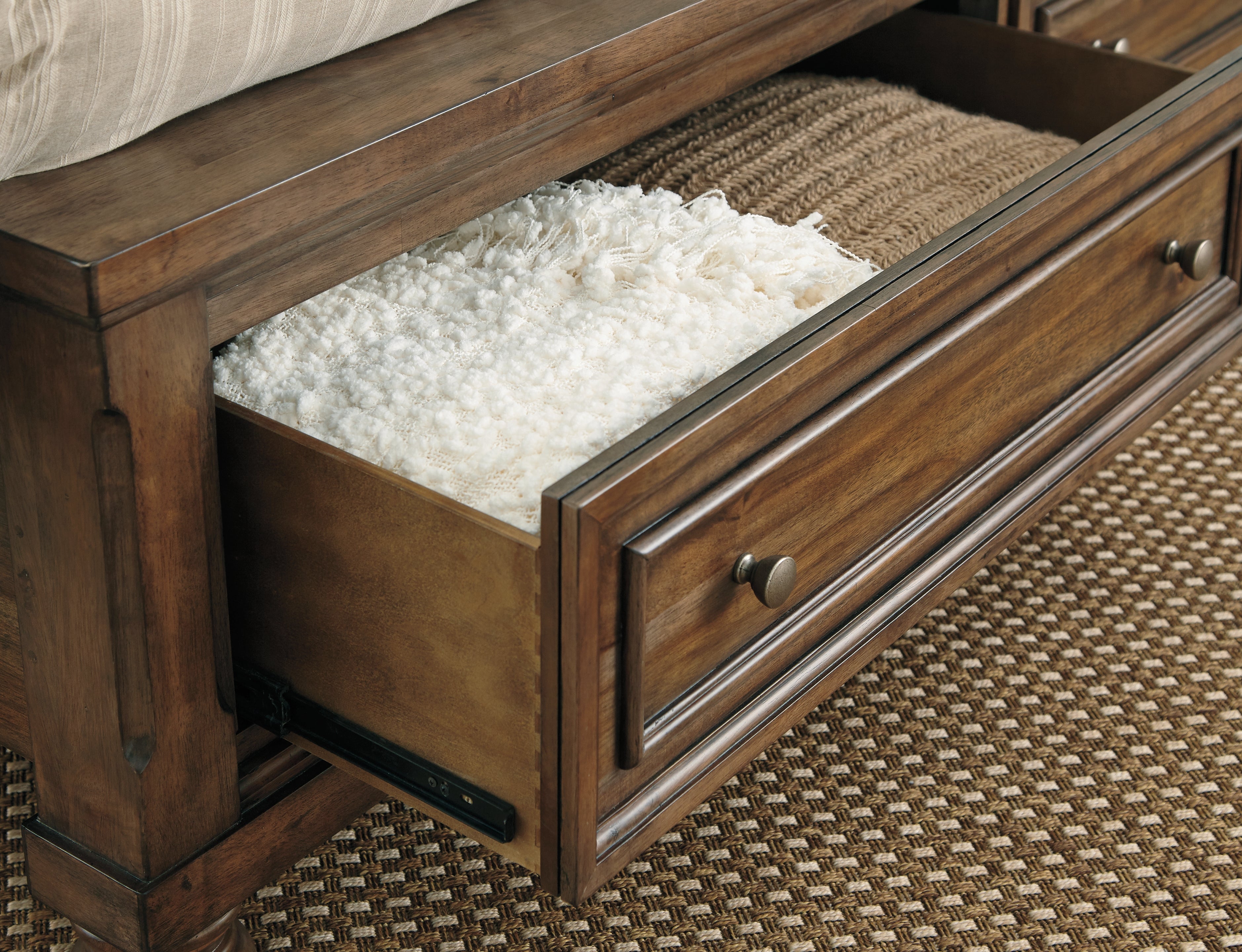 Flynnter Bedroom Ashley Furniture