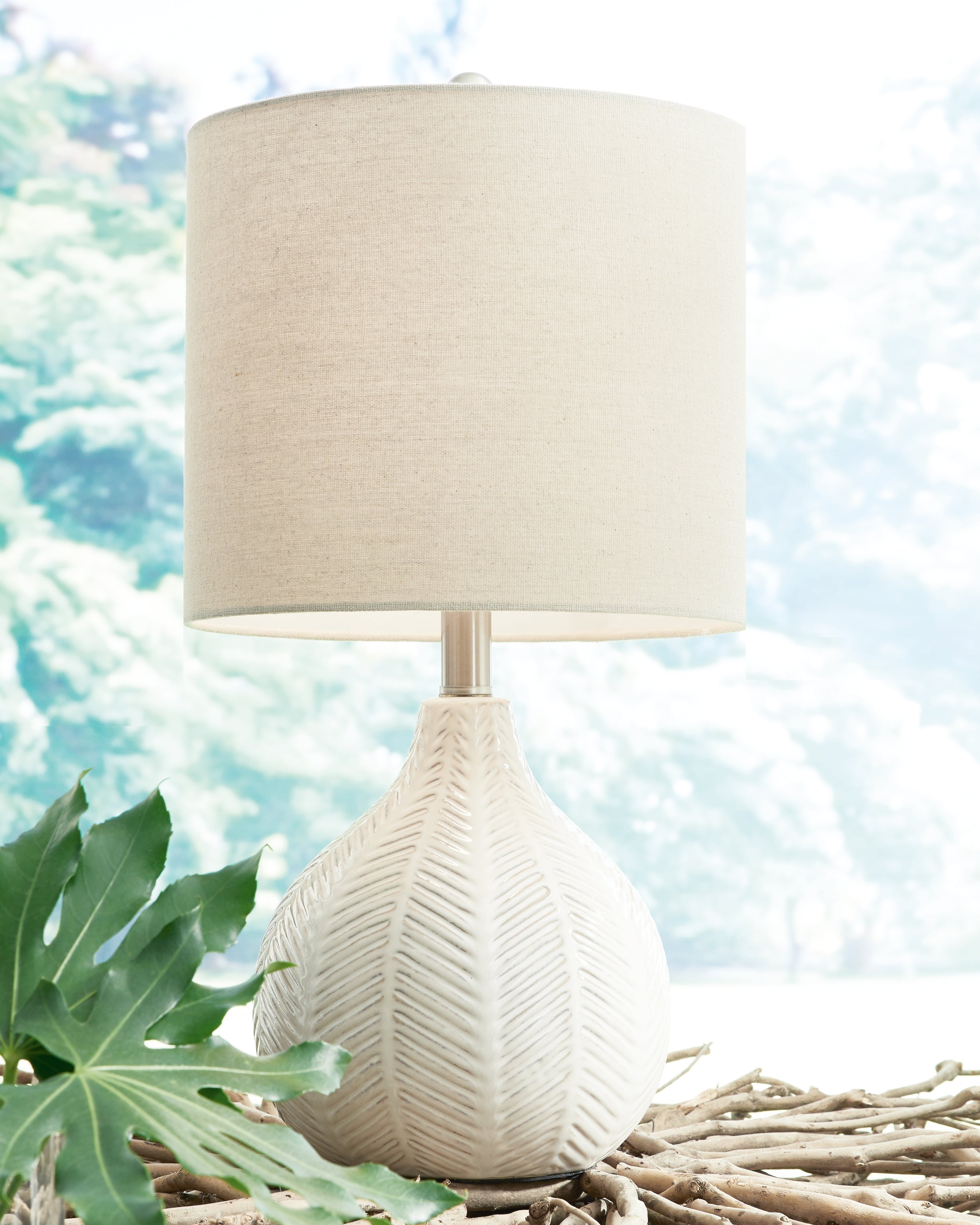 J&M Furniture - Ashley Furniture - Rainermen Table Lamp - Ceramic Table Lamp (1/CN) - L180024
