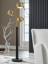 J&M Furniture - Ashley Furniture - Sorcha Floor Lamp - Metal Floor Lamp (1/CN) - L206111