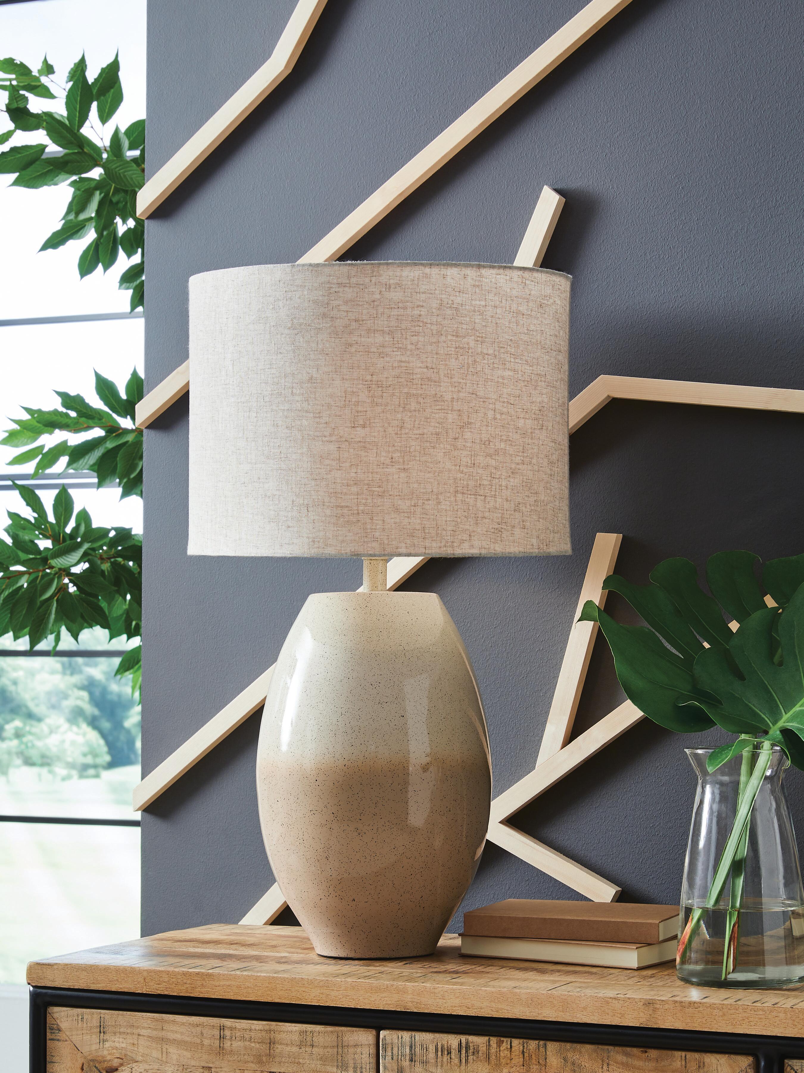 J&M Furniture - Ashley Furniture - Linas Table Lamp - Metal Table Lamp (1/CN) - L207594