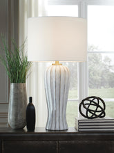 J&M Furniture - Ashley Furniture - Lanwell Table Lamp - Poly Table Lamp (1/CN) - L235894