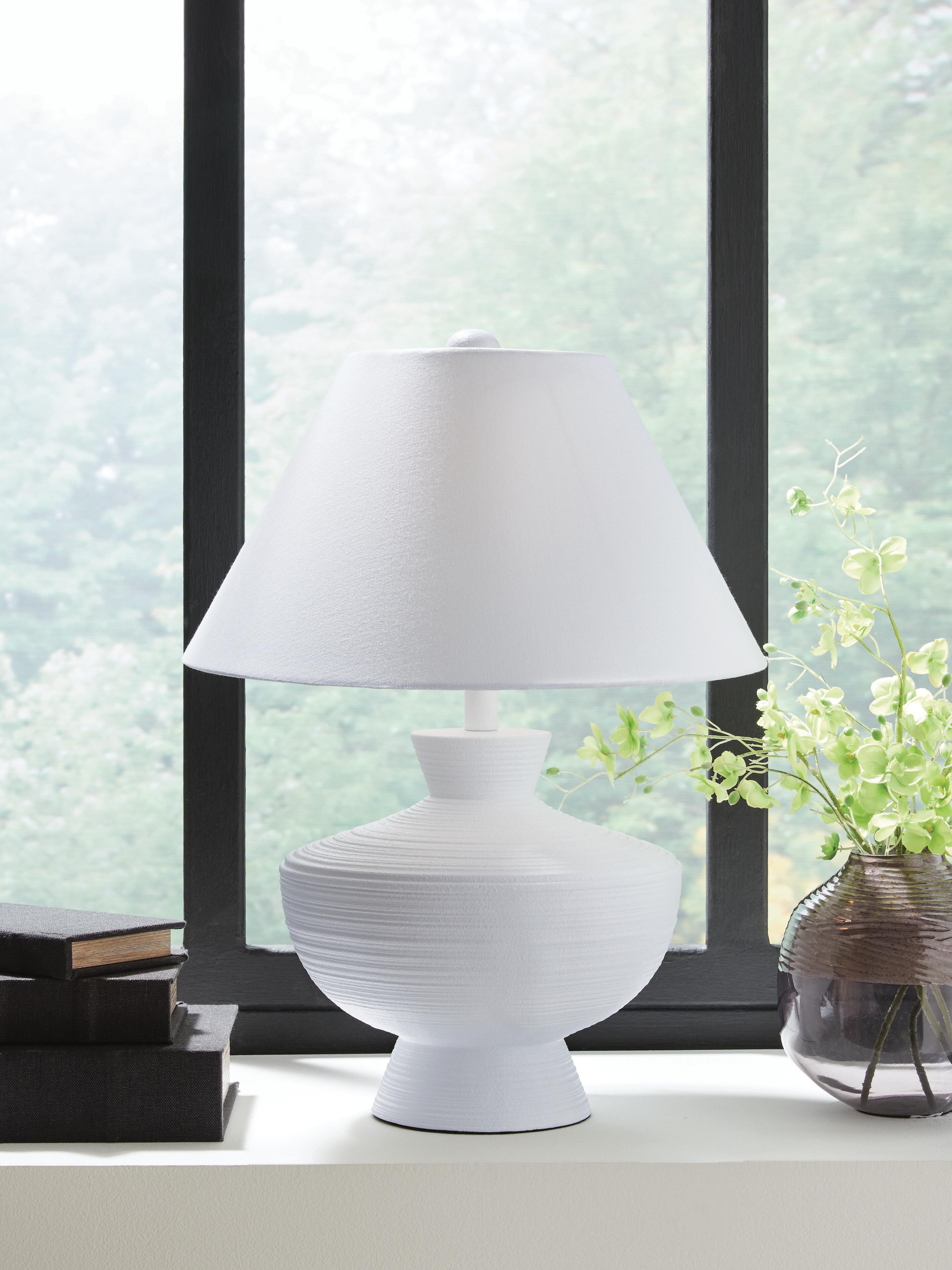 J&M Furniture - Ashley Furniture - Harelwood Table Lamp - Poly Table Lamp (1/CN) - L235934