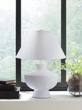 J&M Furniture - Ashley Furniture - Harelwood Table Lamp - Poly Table Lamp (1/CN) - L235934