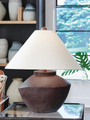 J&M Furniture - Ashley Furniture - Honsworth Table Lamp - Poly Table Lamp (1/CN) - L235994