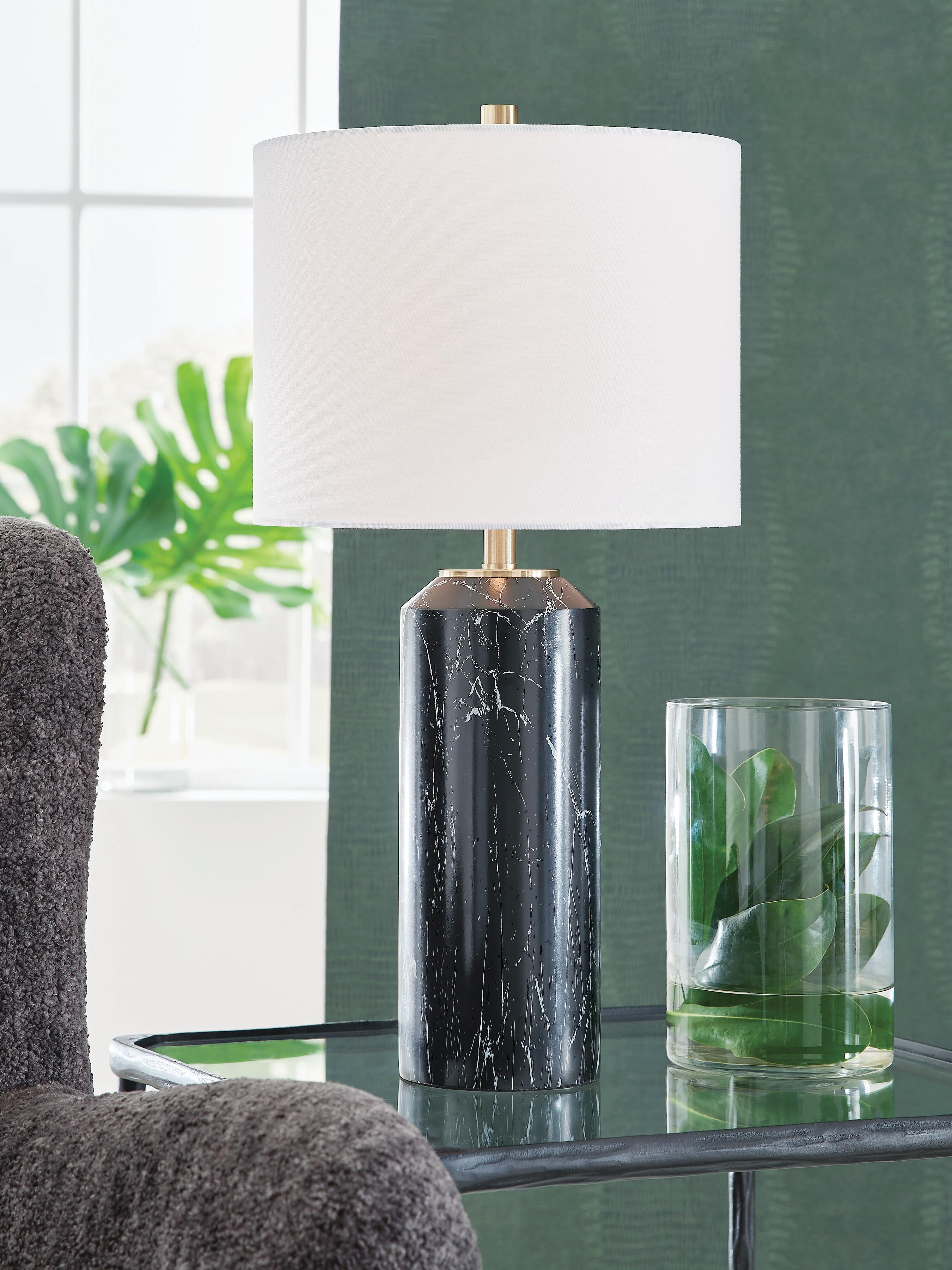 J&M Furniture - Ashley Furniture - Hanzila Table Lamp - Poly Table Lamp (1/CN) - L236074