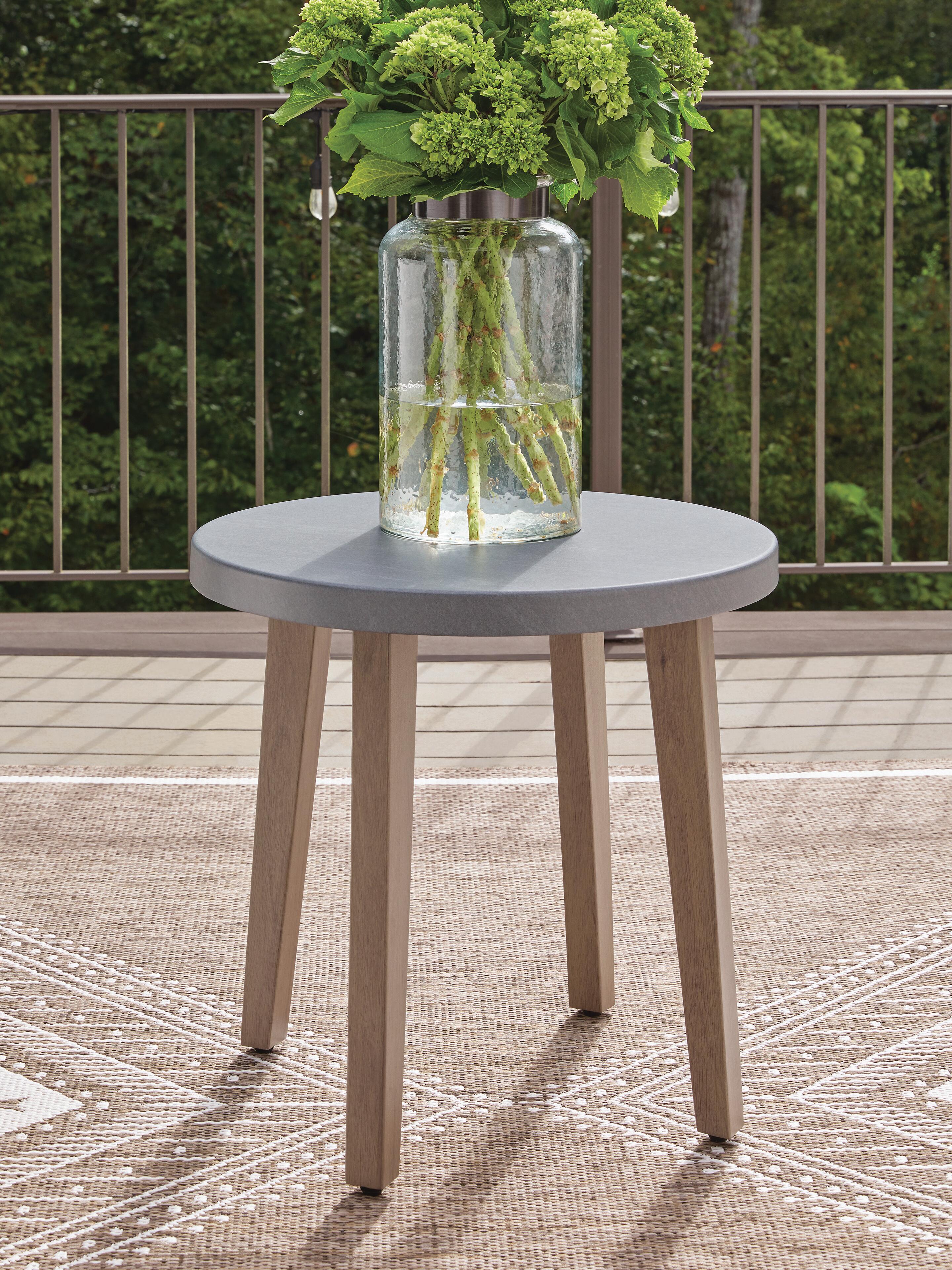 J&M Furniture - Ashley Furniture - Harmony Headlands Outdoor End Table - Round End Table - PCP428-706