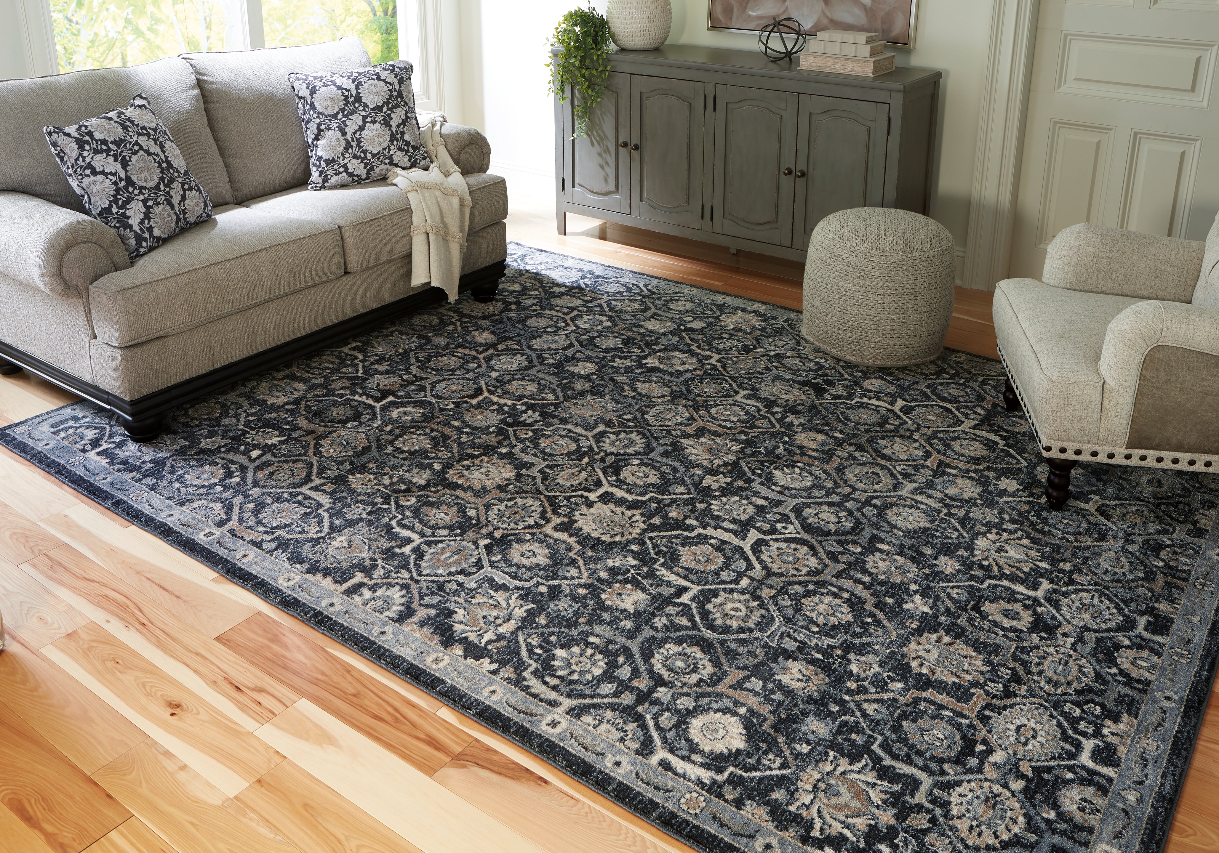 J&M Furniture - Ashley Furniture - Hilcott 7'10" x 10'6" Rug - 7'10" x 10'6" Rug - R406111