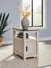 J&M Furniture - Ashley Furniture - Fendenmore Chairside End Table - Chair Side End Table - T190-217