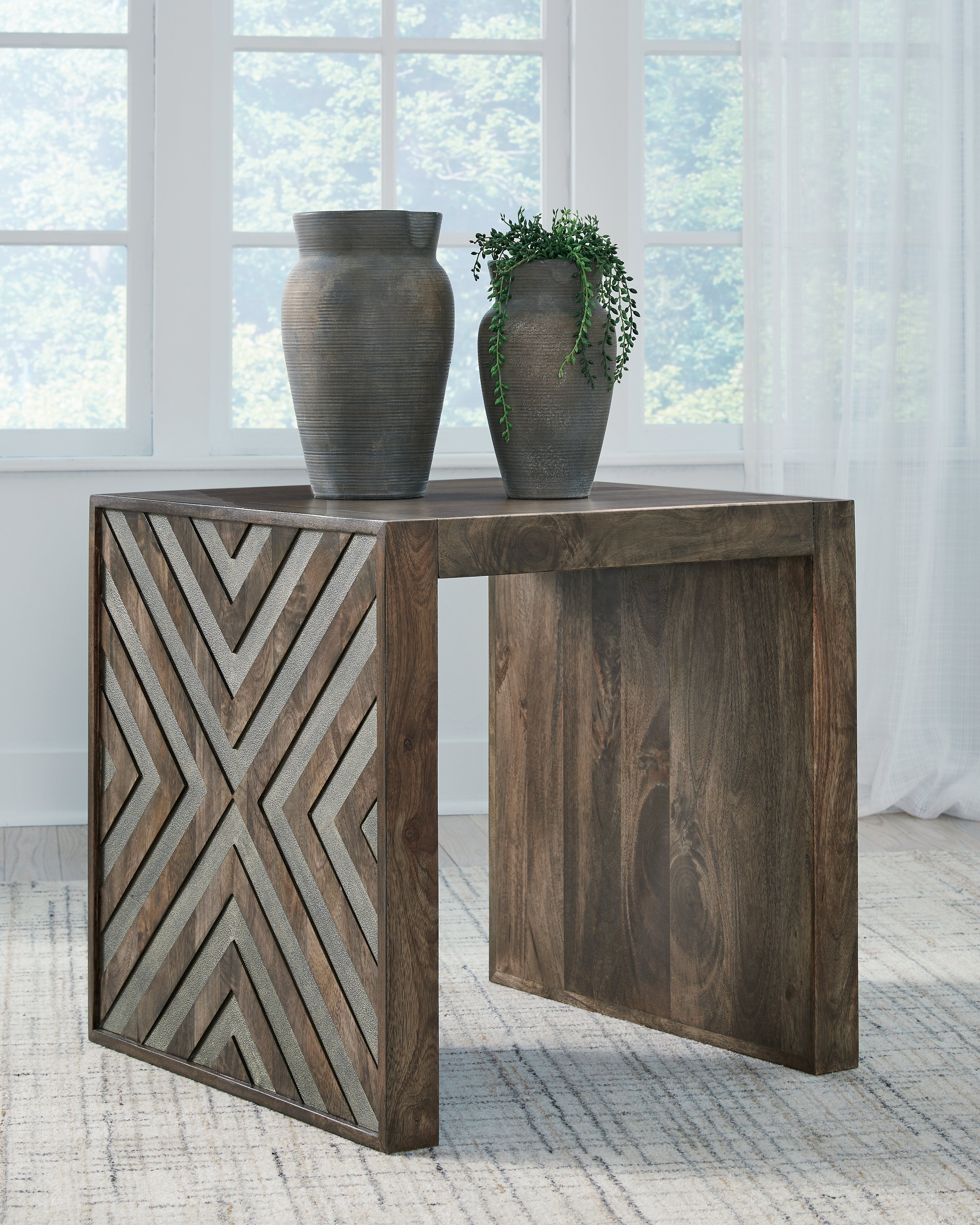 J&M Furniture - Ashley Furniture - Dreggan End Table - Square End Table - T567-2