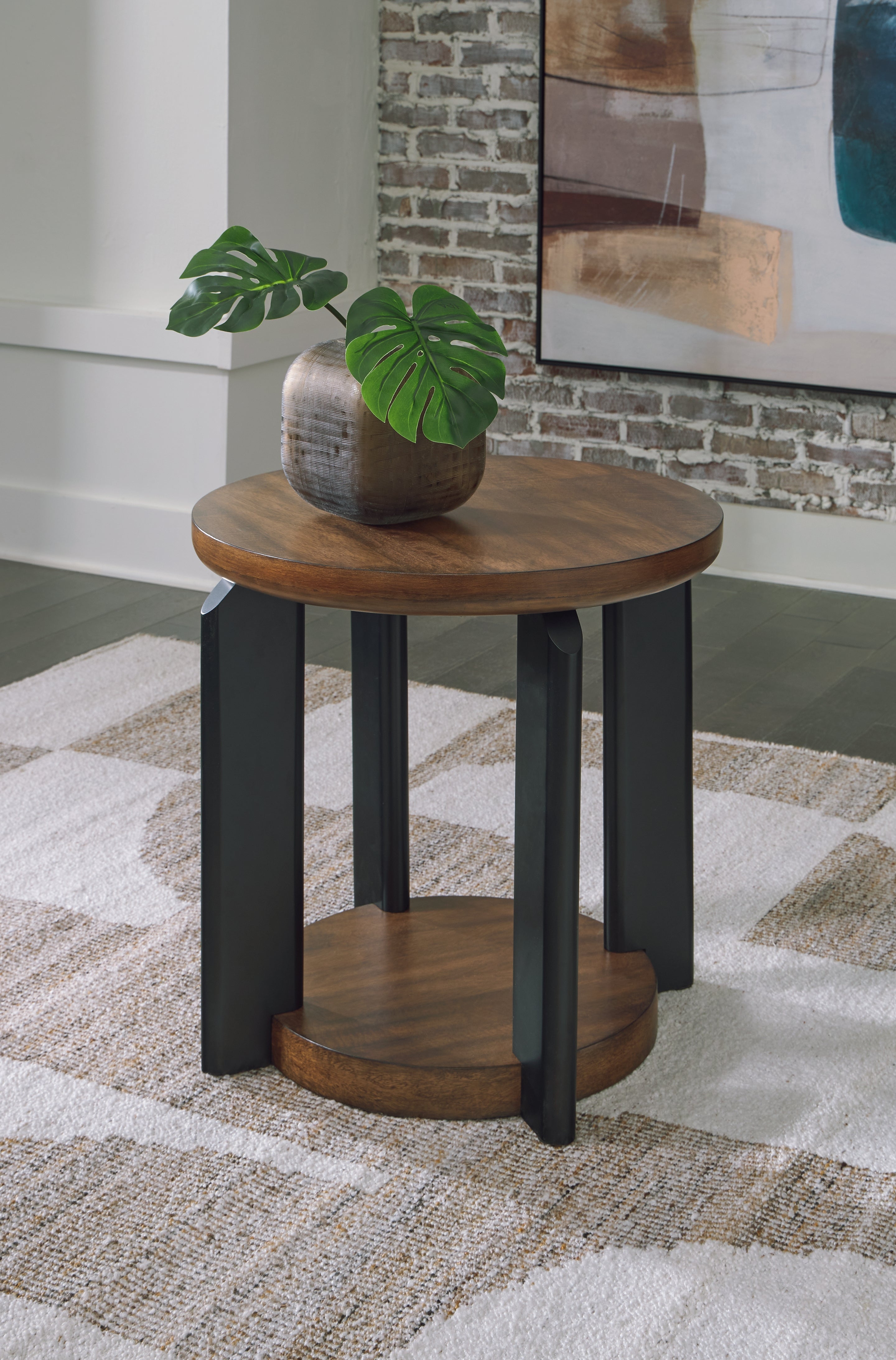 J&M Furniture - Ashley Furniture - Kraeburn End Table - Round End Table - T624-6