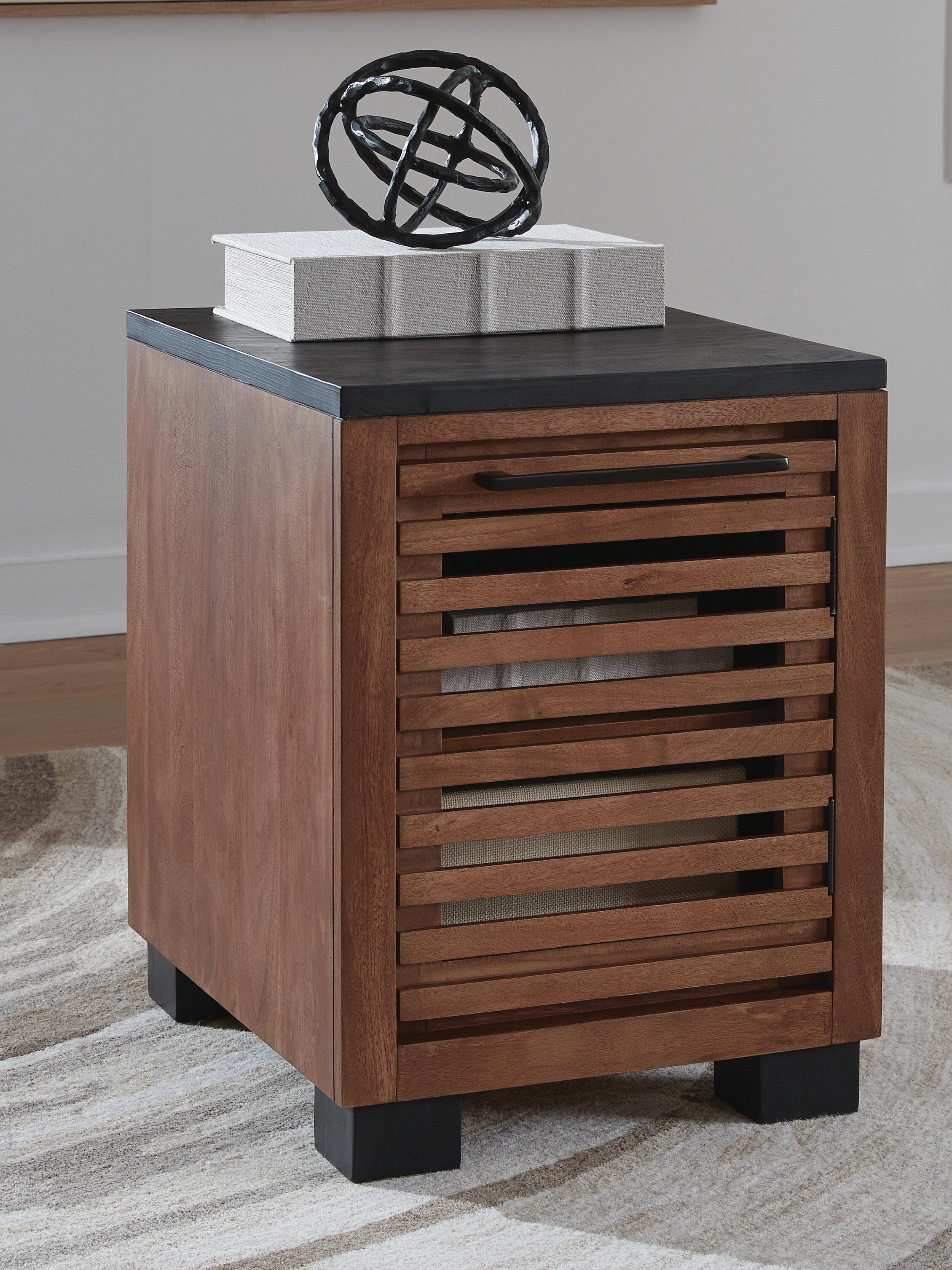 J&M Furniture - Ashley Furniture - Kallari Chairside End Table - Chair Side End Table - T737-7