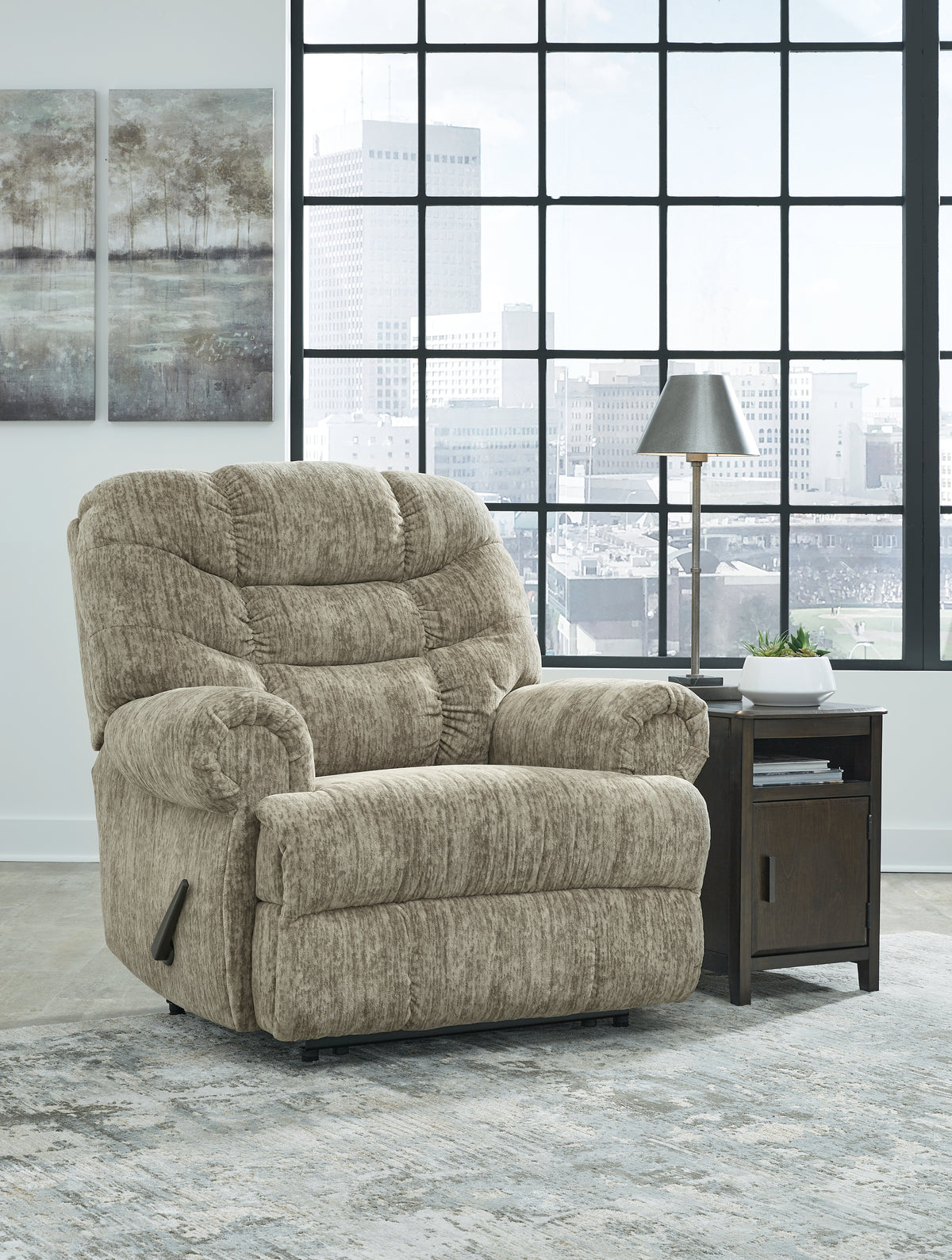 J&M Furniture - Ashley Furniture - Movie Man Recliner - Zero Wall Recliner / Taupe - 6380329