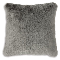 Gariland Pillows