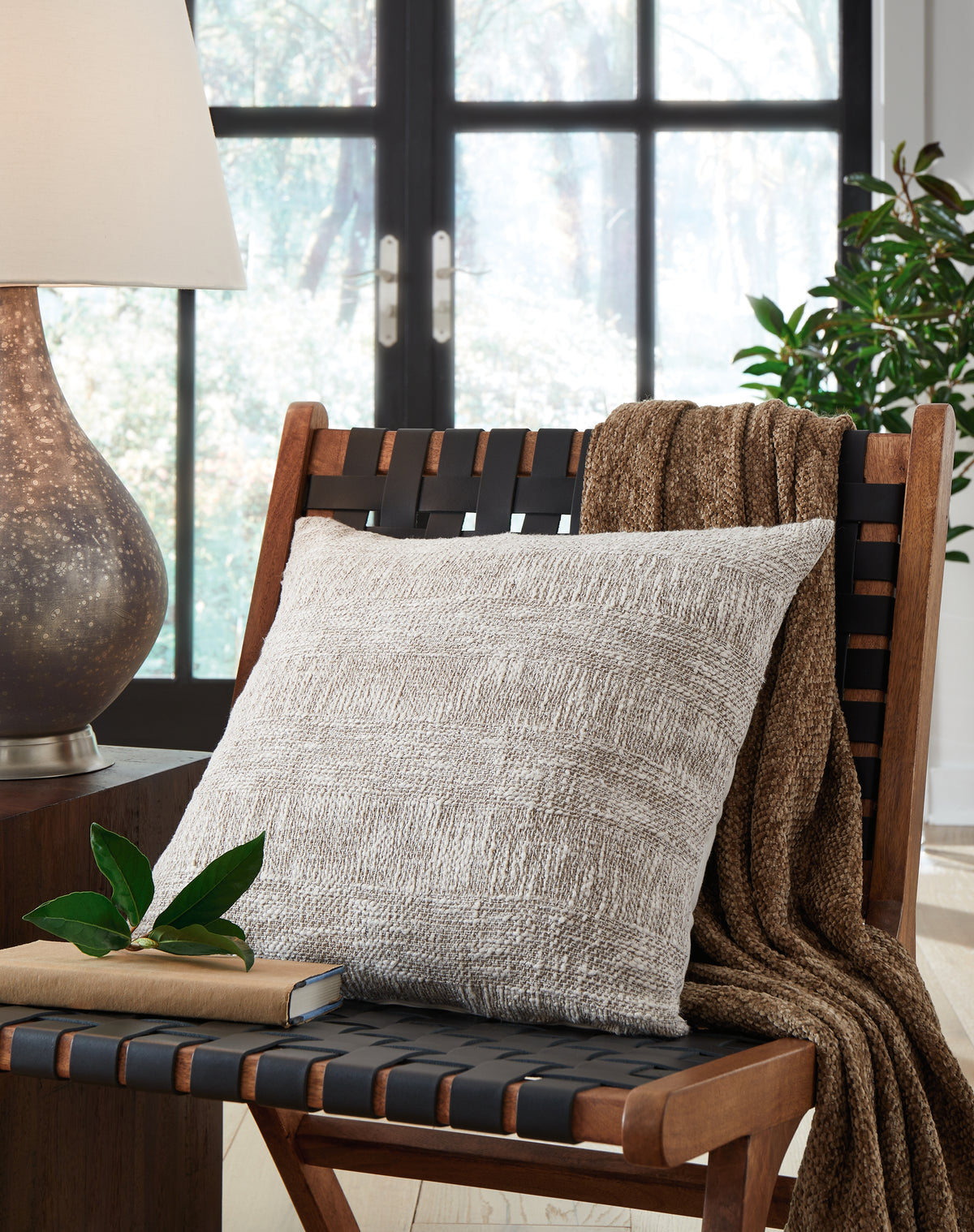 J&M Furniture - Ashley Furniture - Carddon Pillow (Set of 4) - Pillow (4/CS) / Brown/White - A1000971