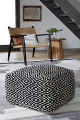 J&M Furniture - Ashley Furniture - Jasett Pouf - Pouf / Black/Ivory - A1001058