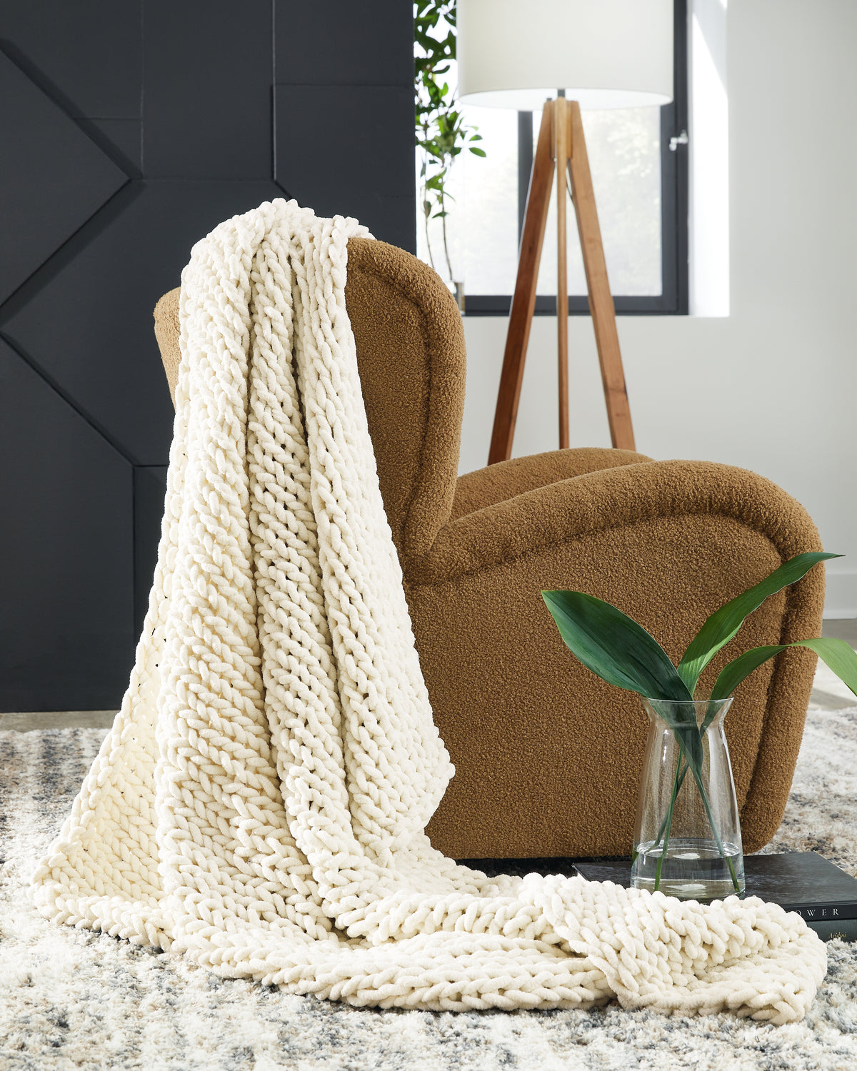 J&M Furniture - Ashley Furniture - Chaddon Throw (Set of 3) - Throw (3/CS) / Ivory - A1001060