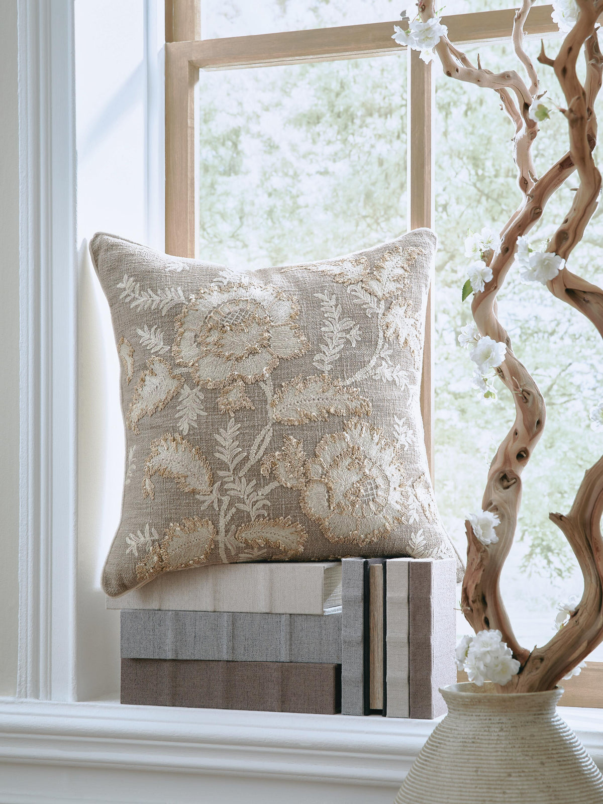 J&M Furniture - Ashley Furniture - Viveka Pillow (Set of 4) - Pillow (4/CS) - A1001146