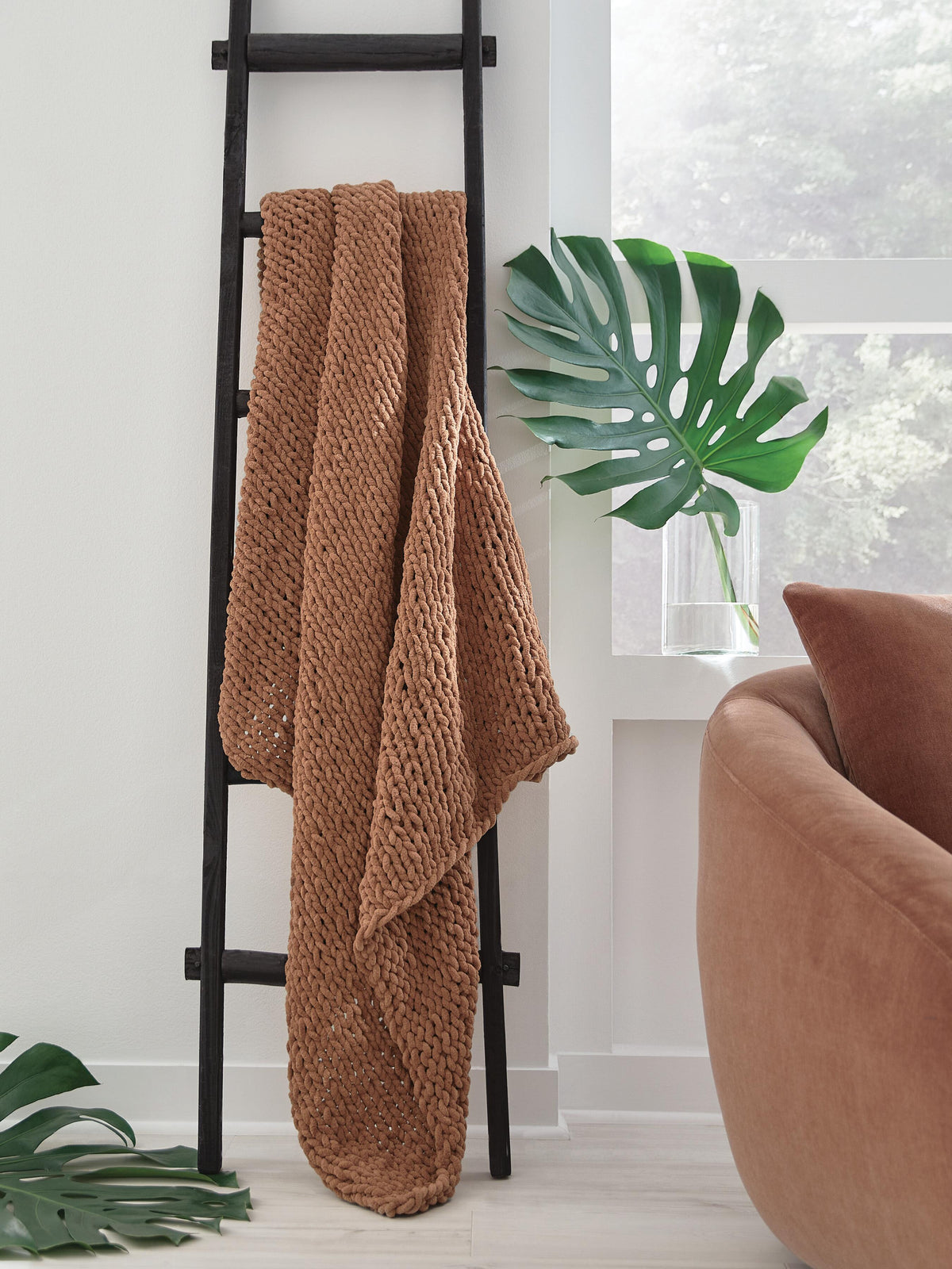 J&M Furniture - Ashley Furniture - Chaddon Throw (Set of 3) - Throw (3/CS) - A1001179
