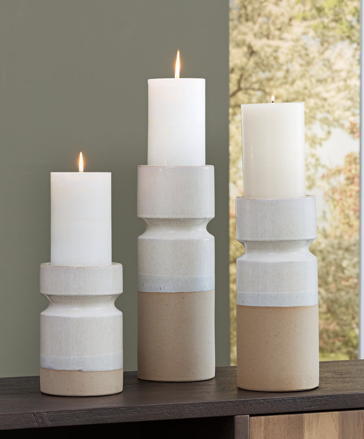 J&M Furniture - Ashley Furniture - Hurston Candle Holder (Set of 3) - Candle Holder Set (3/CN) / Ivory/Brown - A2000583