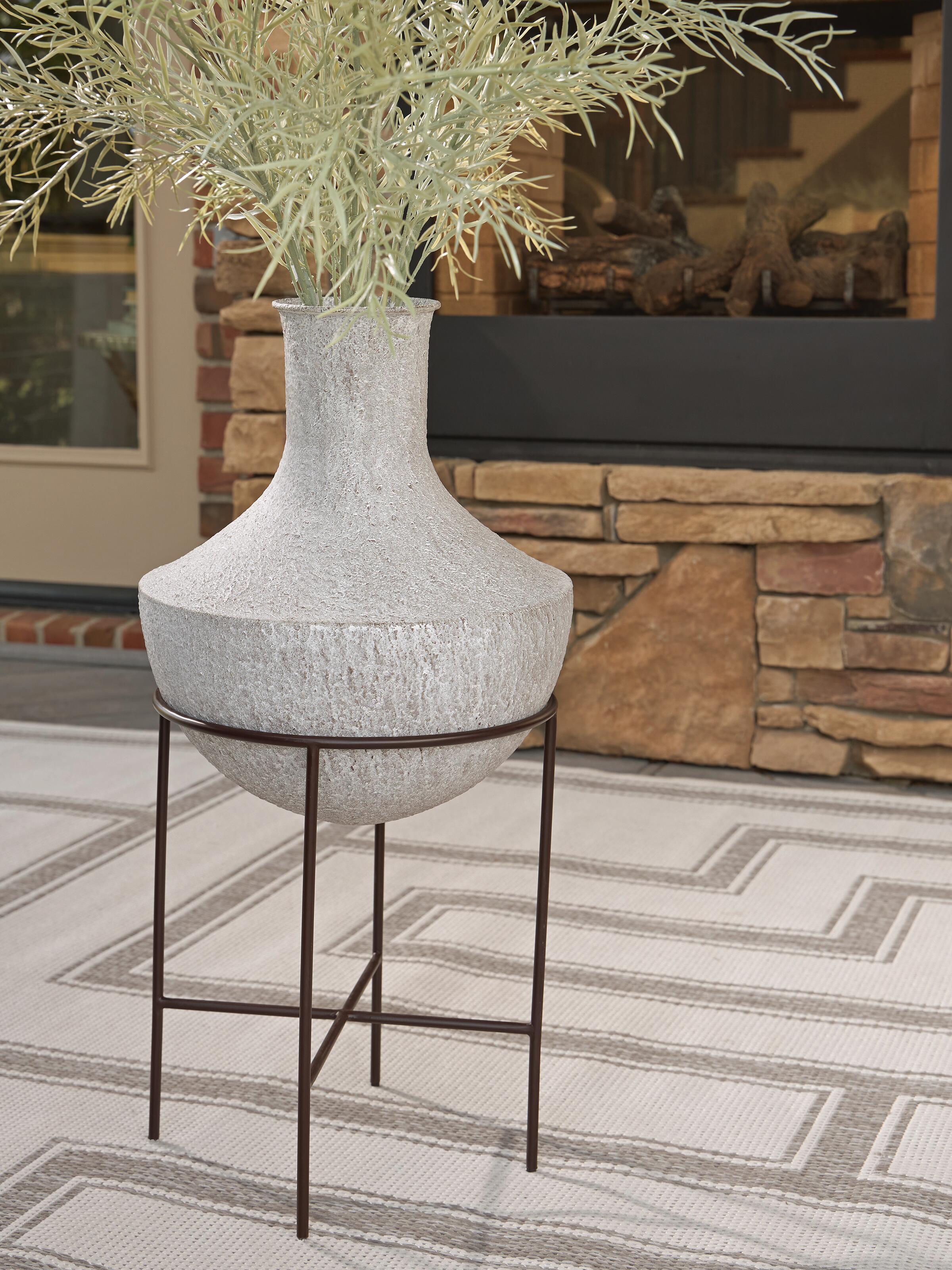 J&M Furniture - Ashley Furniture - Estonbank Vase - Vase - A2000747