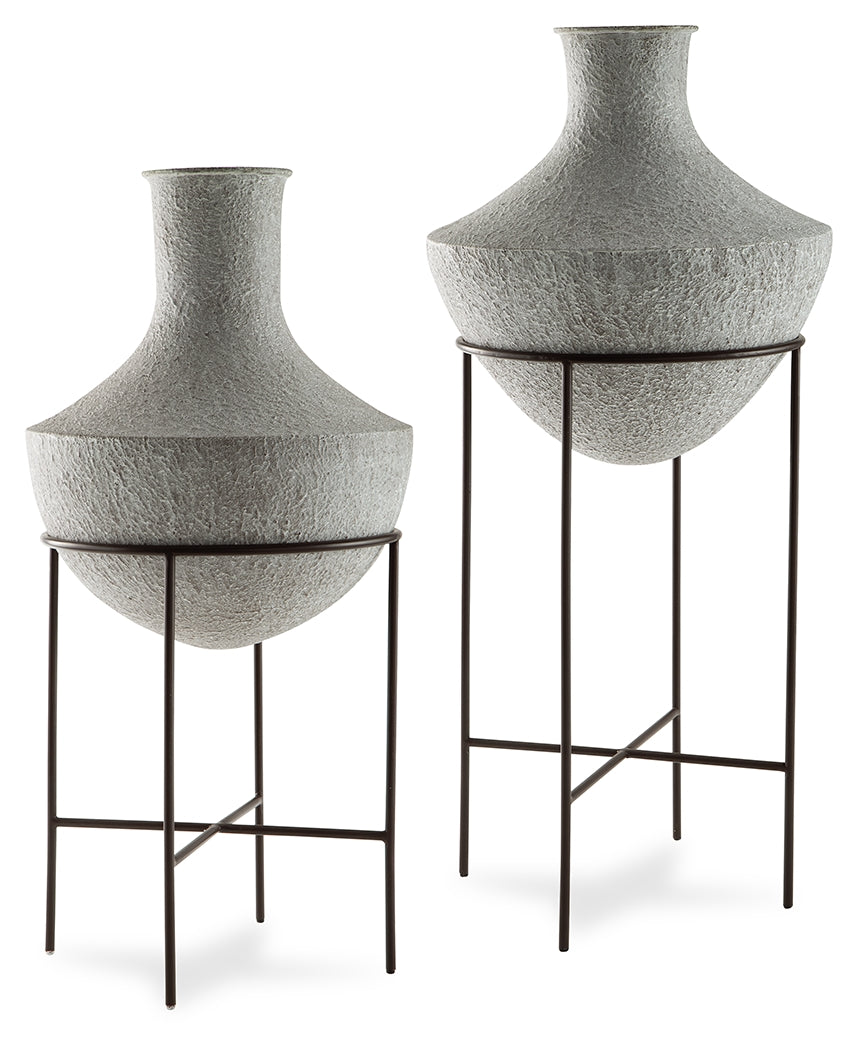J&M Furniture - Ashley Furniture - Estonbank Vase Set - Vase Set / Distressed Cream - A2000747A1