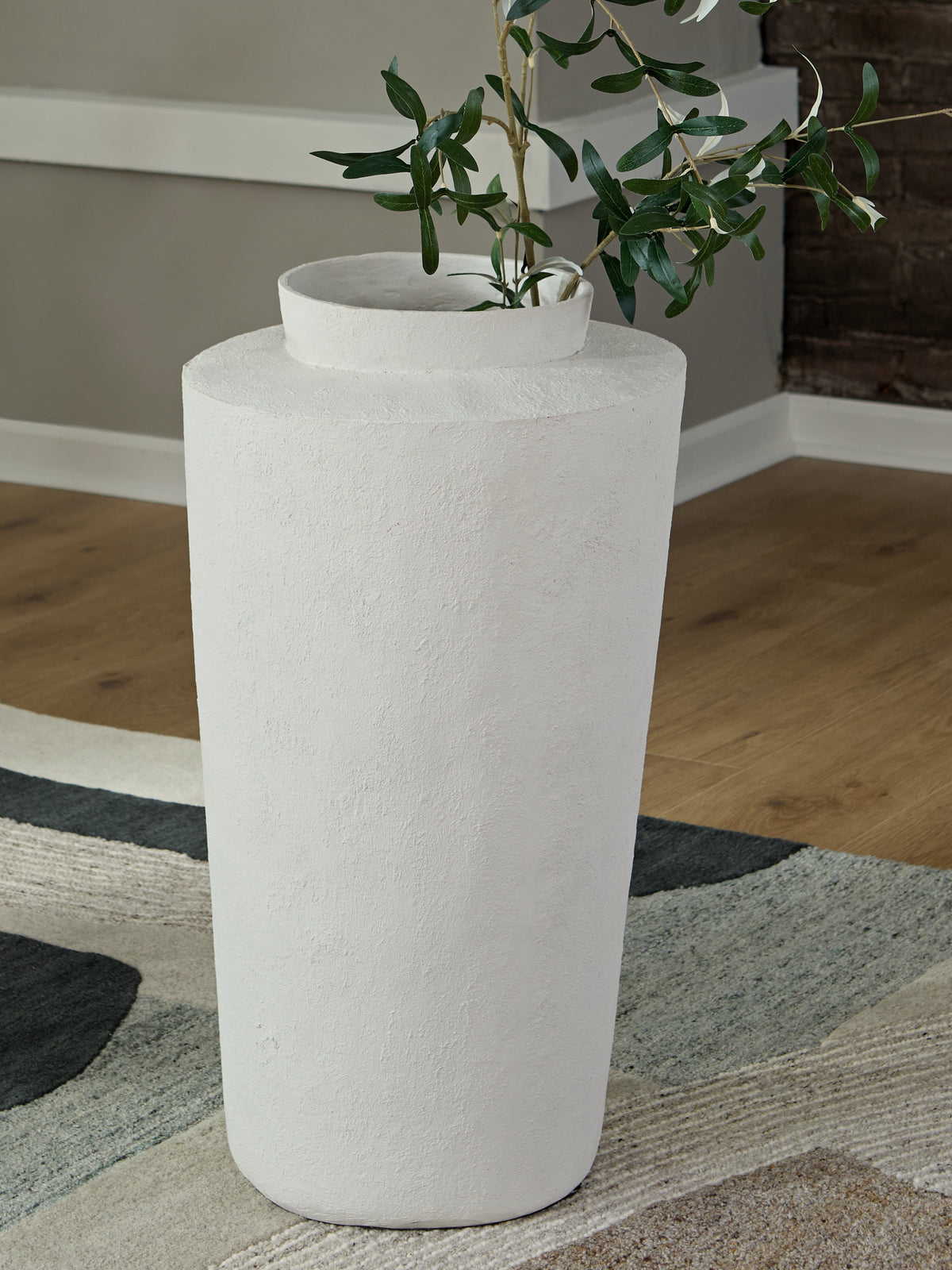 J&M Furniture - Ashley Furniture - Flurinworth Vase - Vase - A2000768