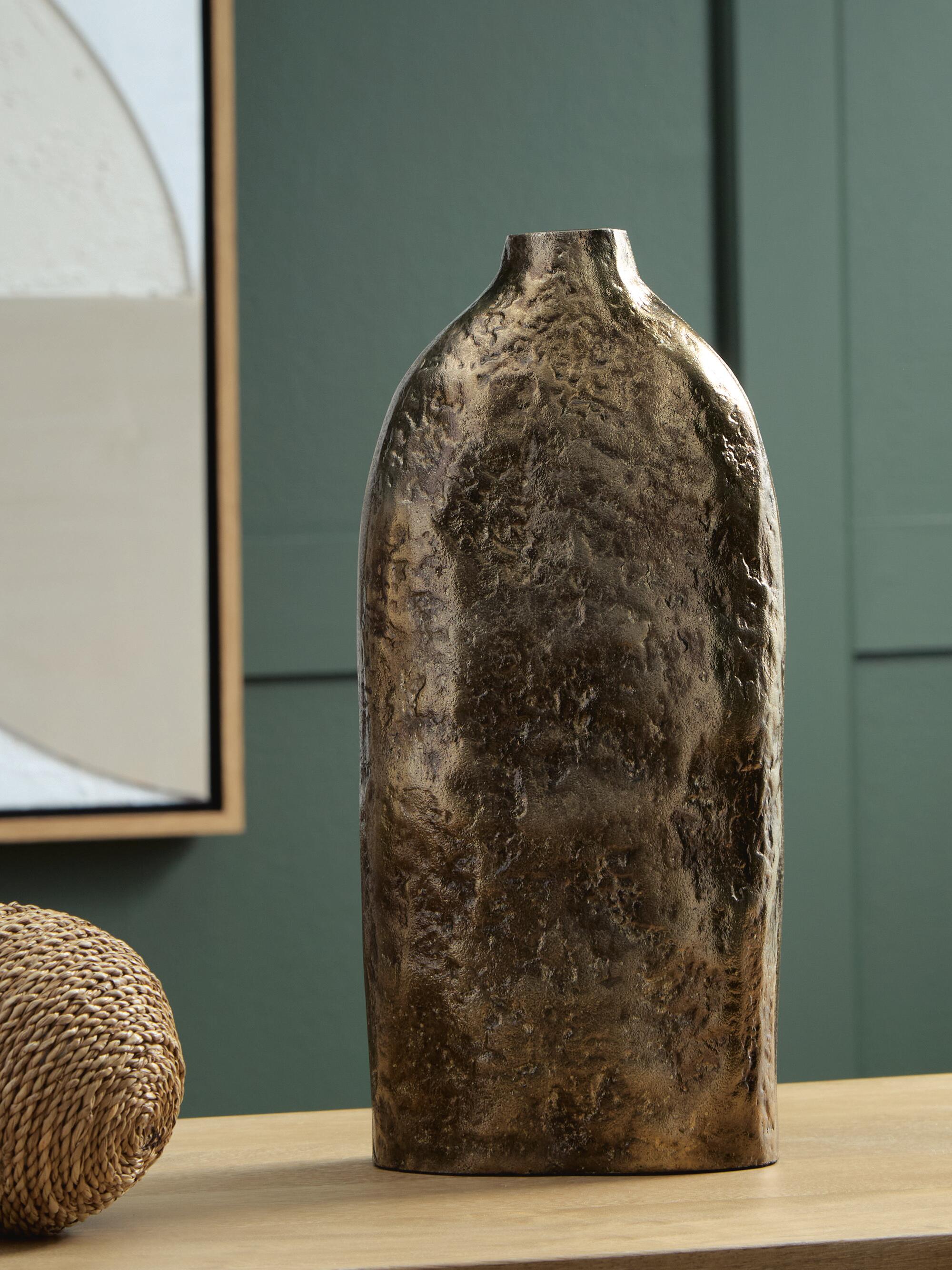 J&M Furniture - Ashley Furniture - Wallmond Vase - Vase - A2000821