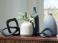 J&M Furniture - Ashley Furniture - Leithick Accessory Set (Set of 5) - Accessory Set (5/CN) / Black/Tan/Gray - A2C00211