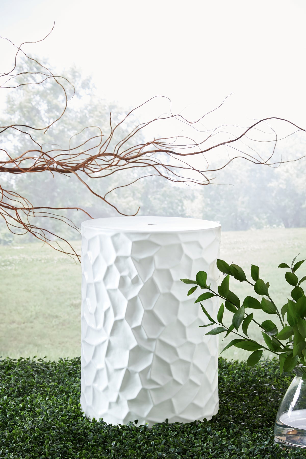J&M Furniture - Ashley Furniture - Jungrove Stool - Stool / White - A3000633
