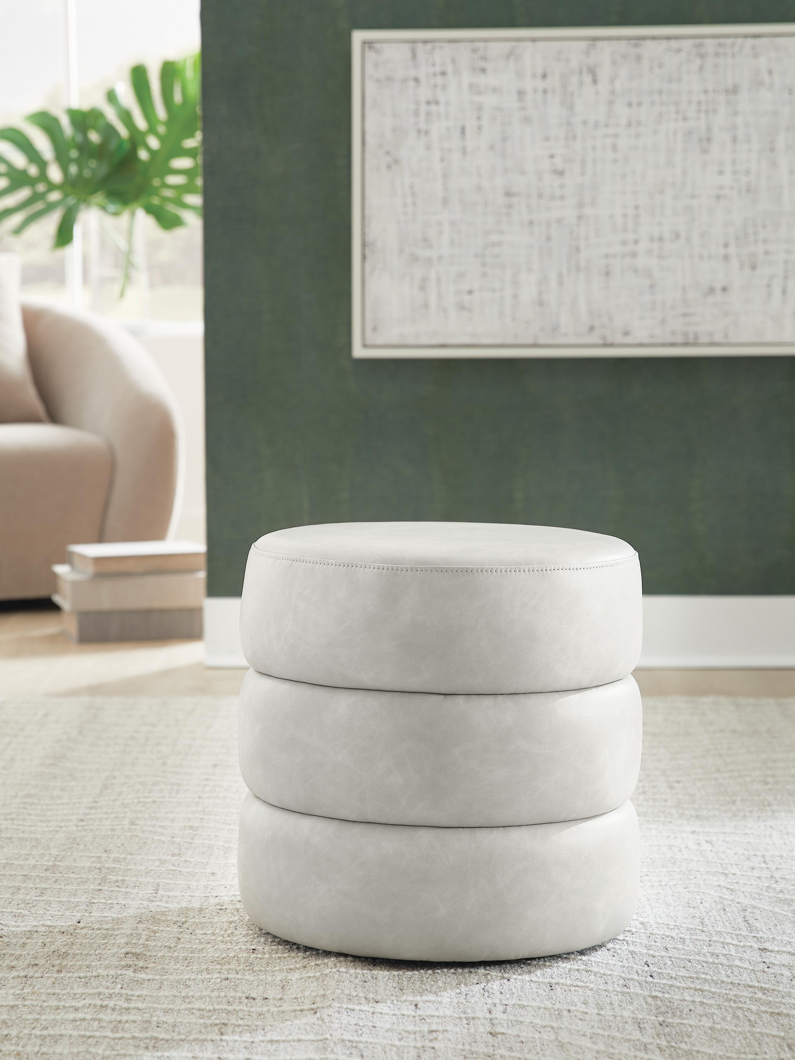 J&M Furniture - Ashley Furniture - Ummi Swivel Accent Ottoman - Swivel Accent Ottoman - A3000792