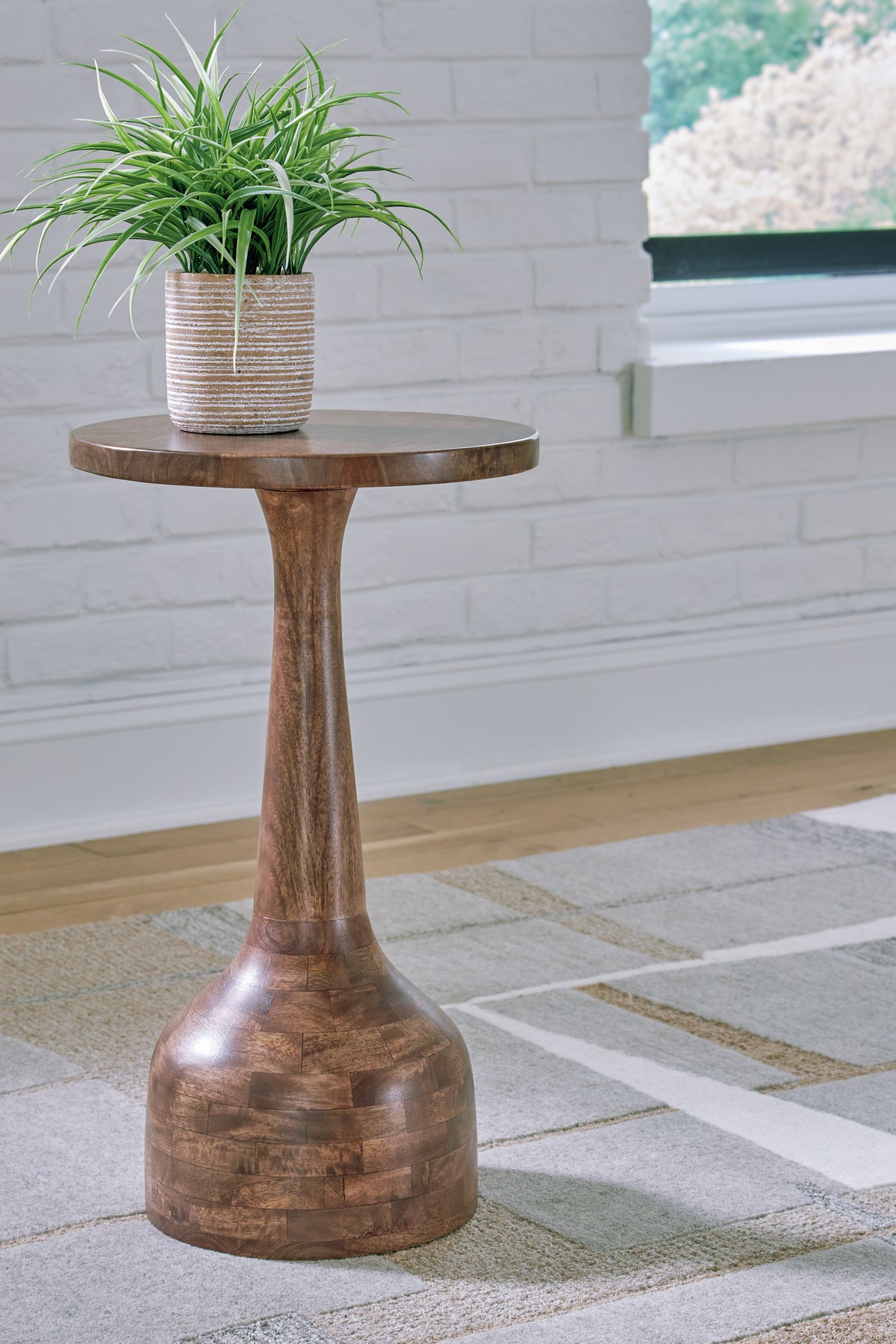 J&M Furniture - Ashley Furniture - Joville Accent Table - Accent Table / Medium Brown - A4000627