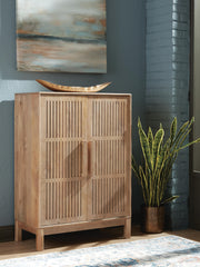 J&M Furniture - Ashley Furniture - Pellamour Bar Cabinet - Bar Cabinet - A4000698