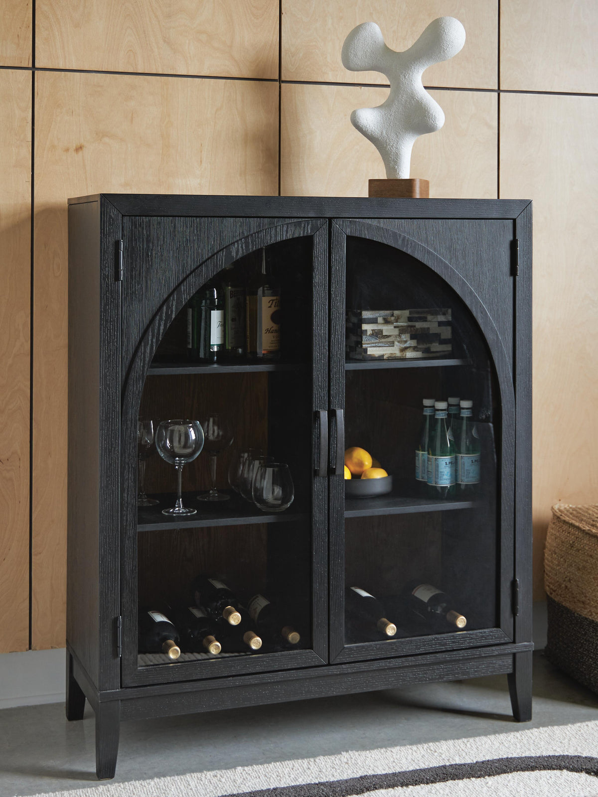J&M Furniture - Ashley Furniture - Armenleigh Accent Cabinet - Bar Cabinet - A4000702