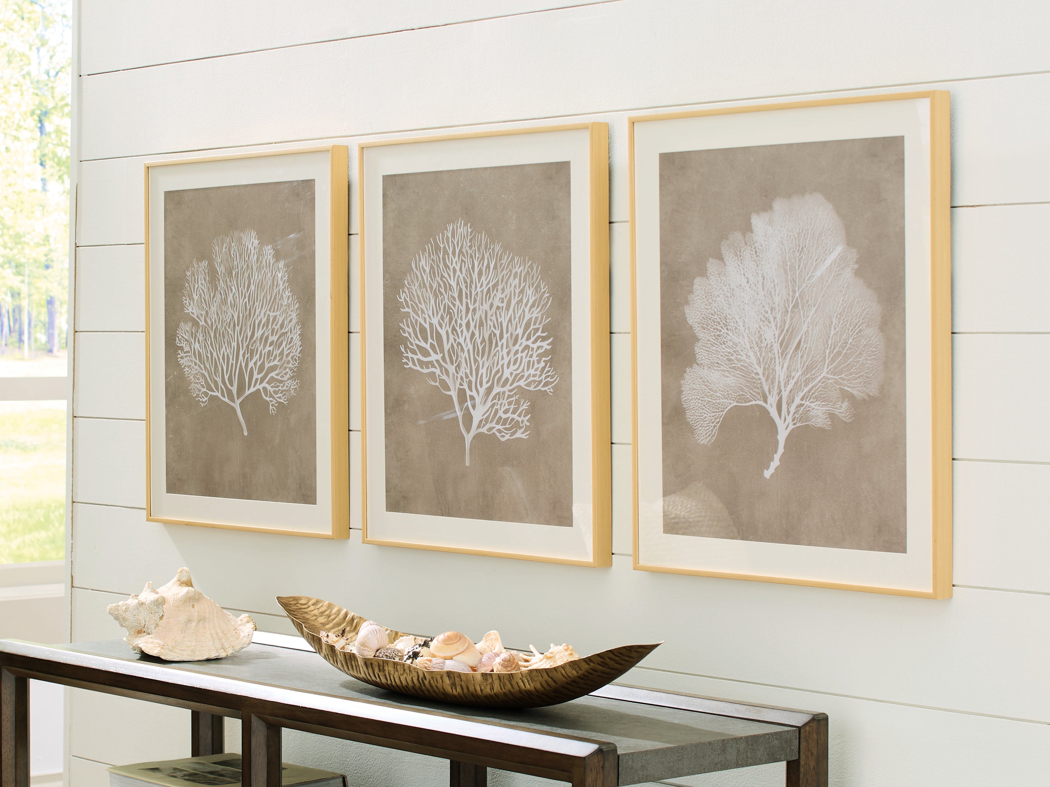 J&M Furniture - Ashley Furniture - Hendridge Wall Art (Set of 3) - Wall Art Set (3/CN) / Taupe/White - A8000486