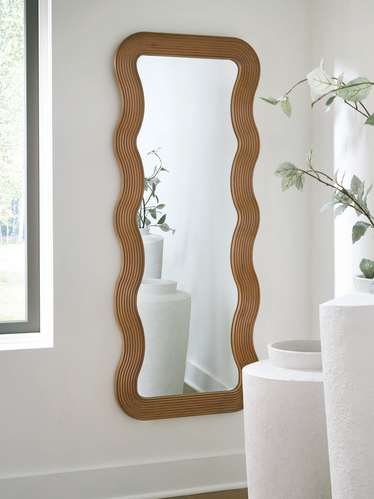 J&M Furniture - Ashley Furniture - Ellisonville Floor Mirror - Floor Mirror / Brown - A8010413