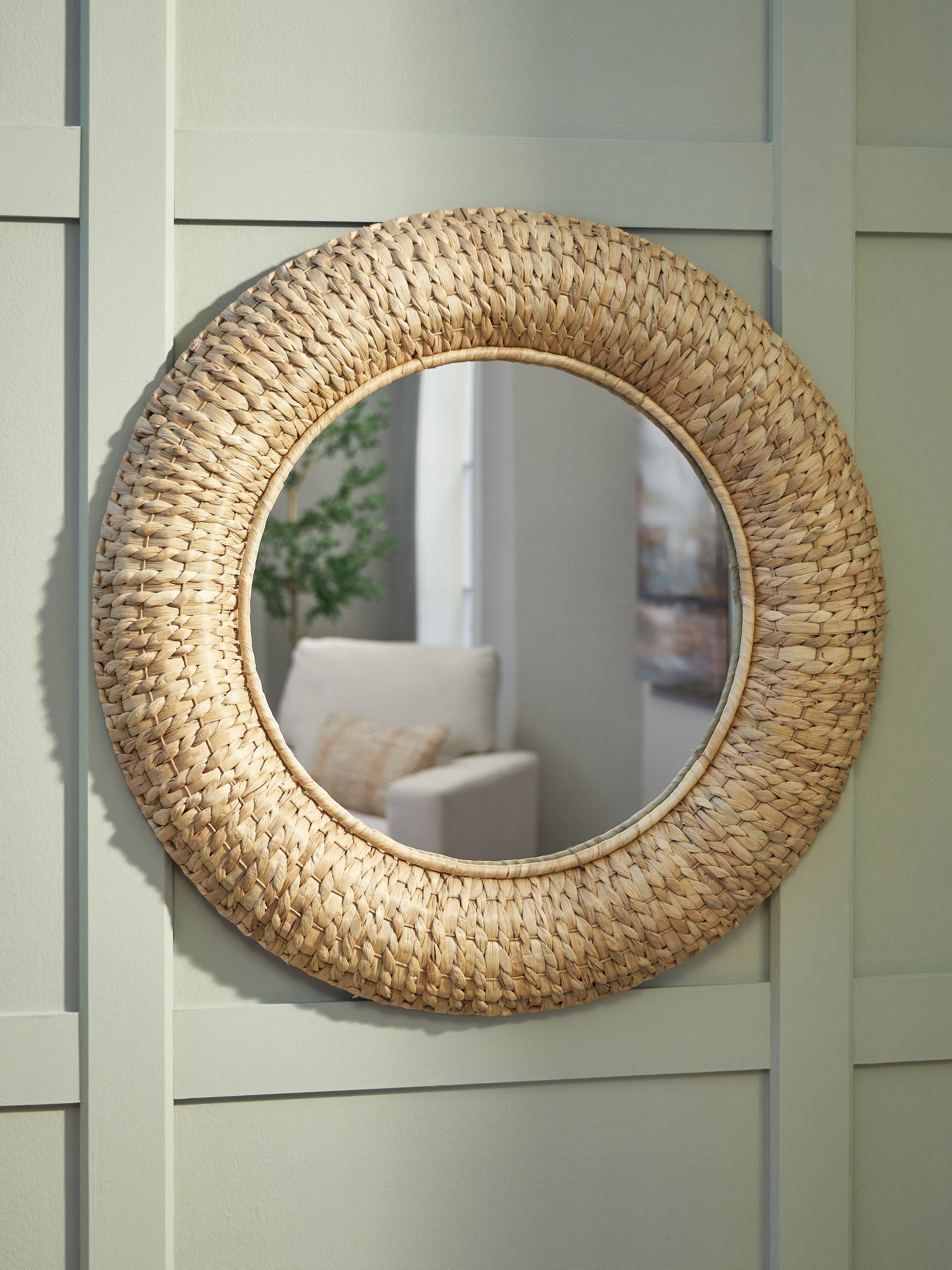 J&M Furniture - Ashley Furniture - Briggsburg Accent Mirror - Accent Mirror / Natural - A8010437